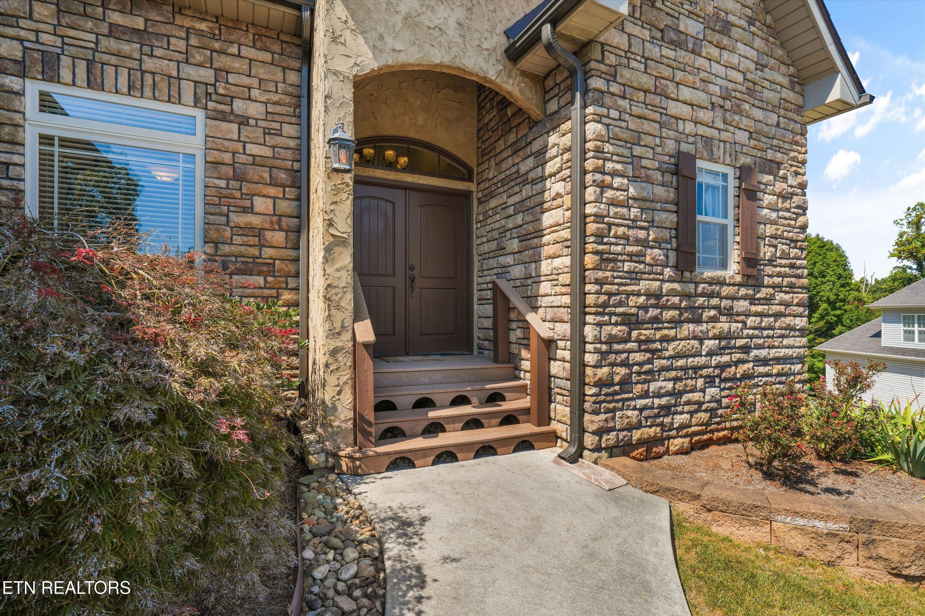 8121 Laurel Falls Lane Knoxville TN 37931