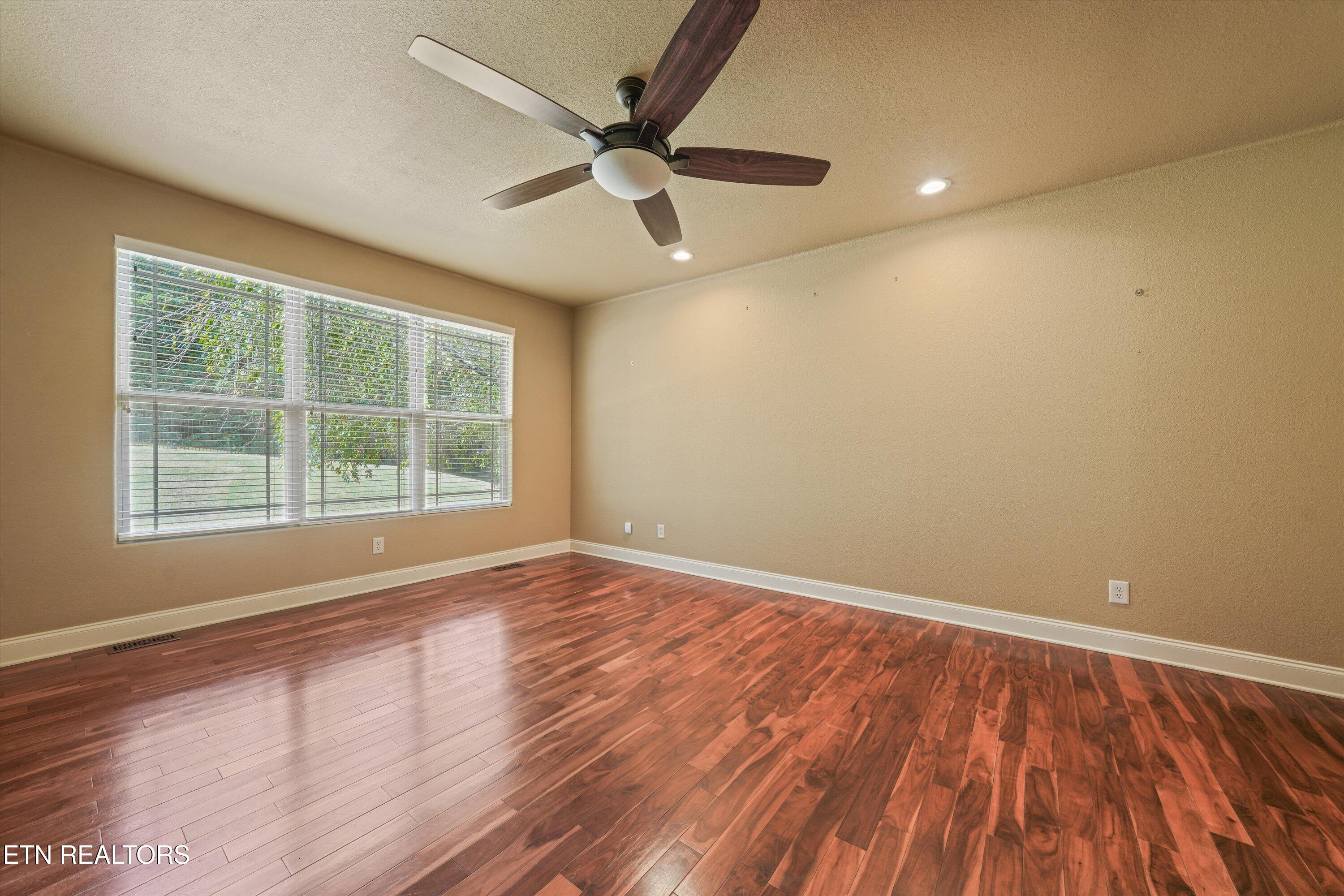 8121 Laurel Falls Lane Knoxville TN 37931