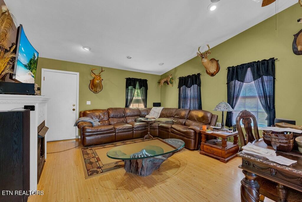 3635 Louisville Road Louisville TN 37777