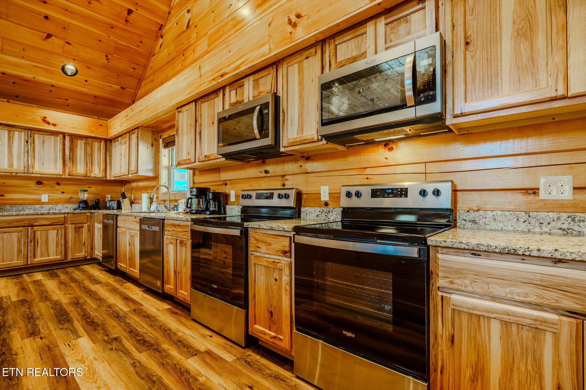 825 String Run Way Street Pigeon Forge TN 37863