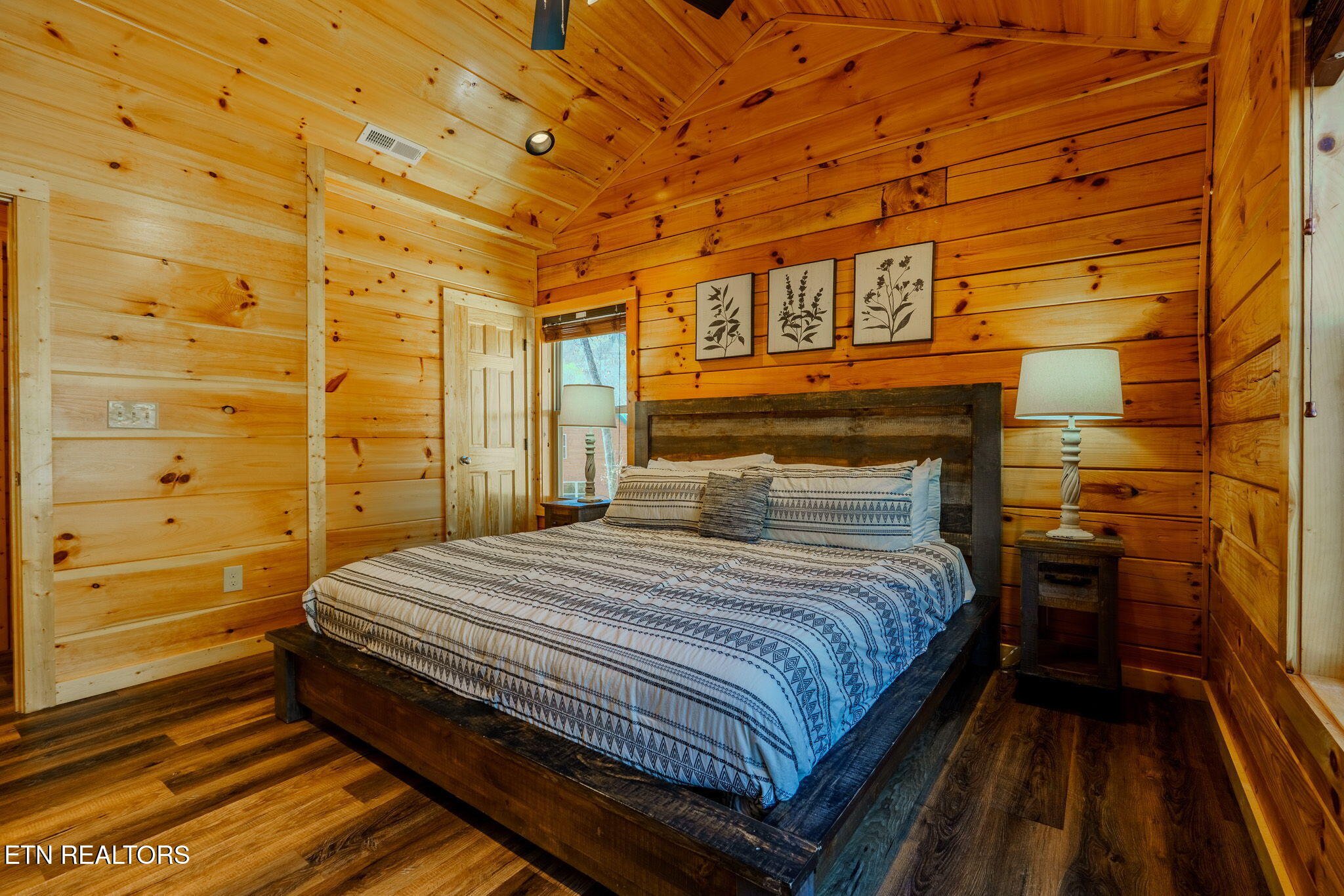 825 String Run Way Street Pigeon Forge TN 37863