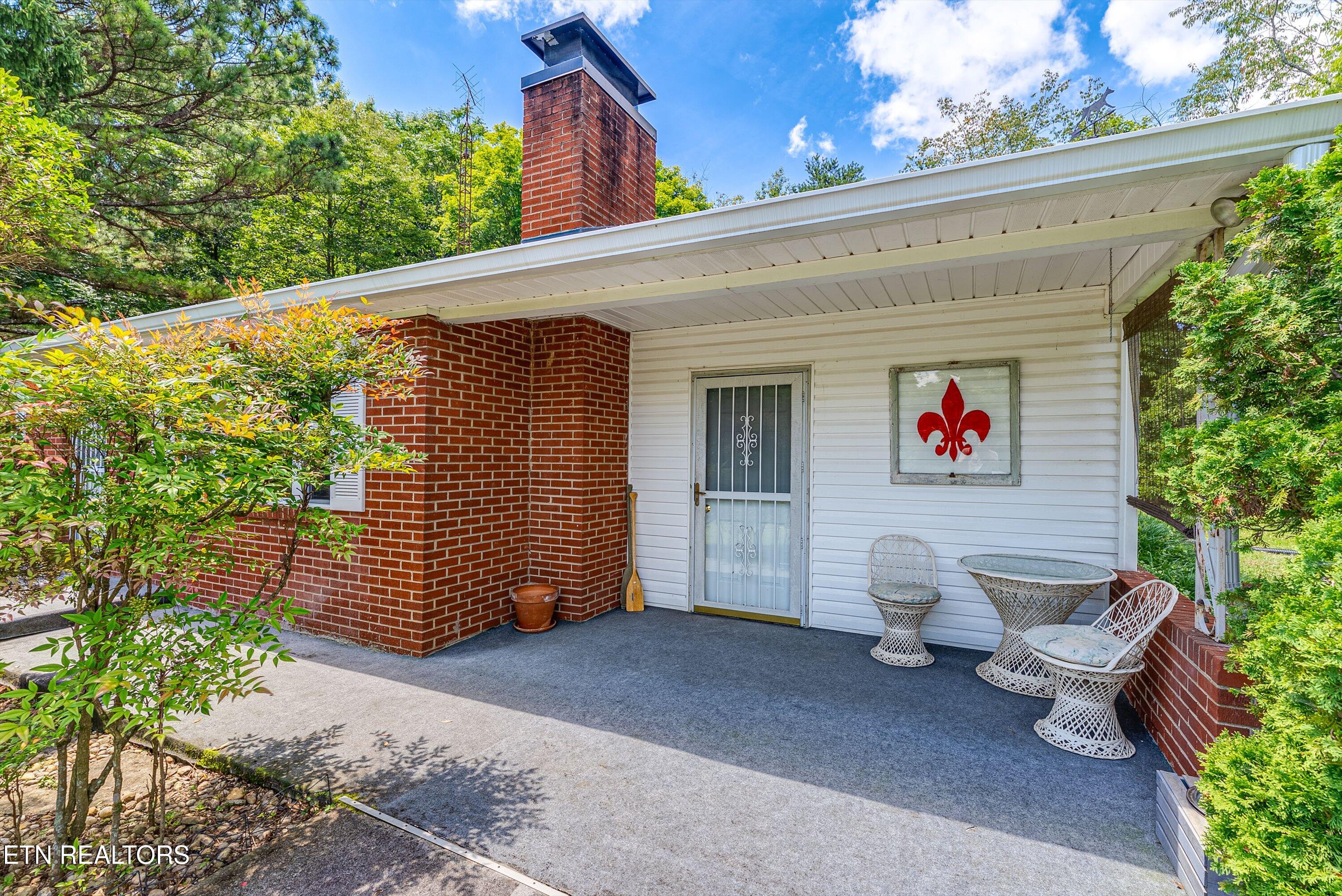 671 Green Hill Road Dandridge TN 37725
