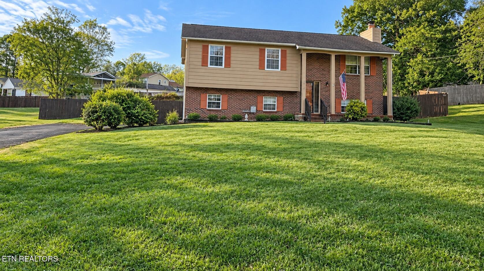 1819 Strathmore Road Knoxville TN 37922