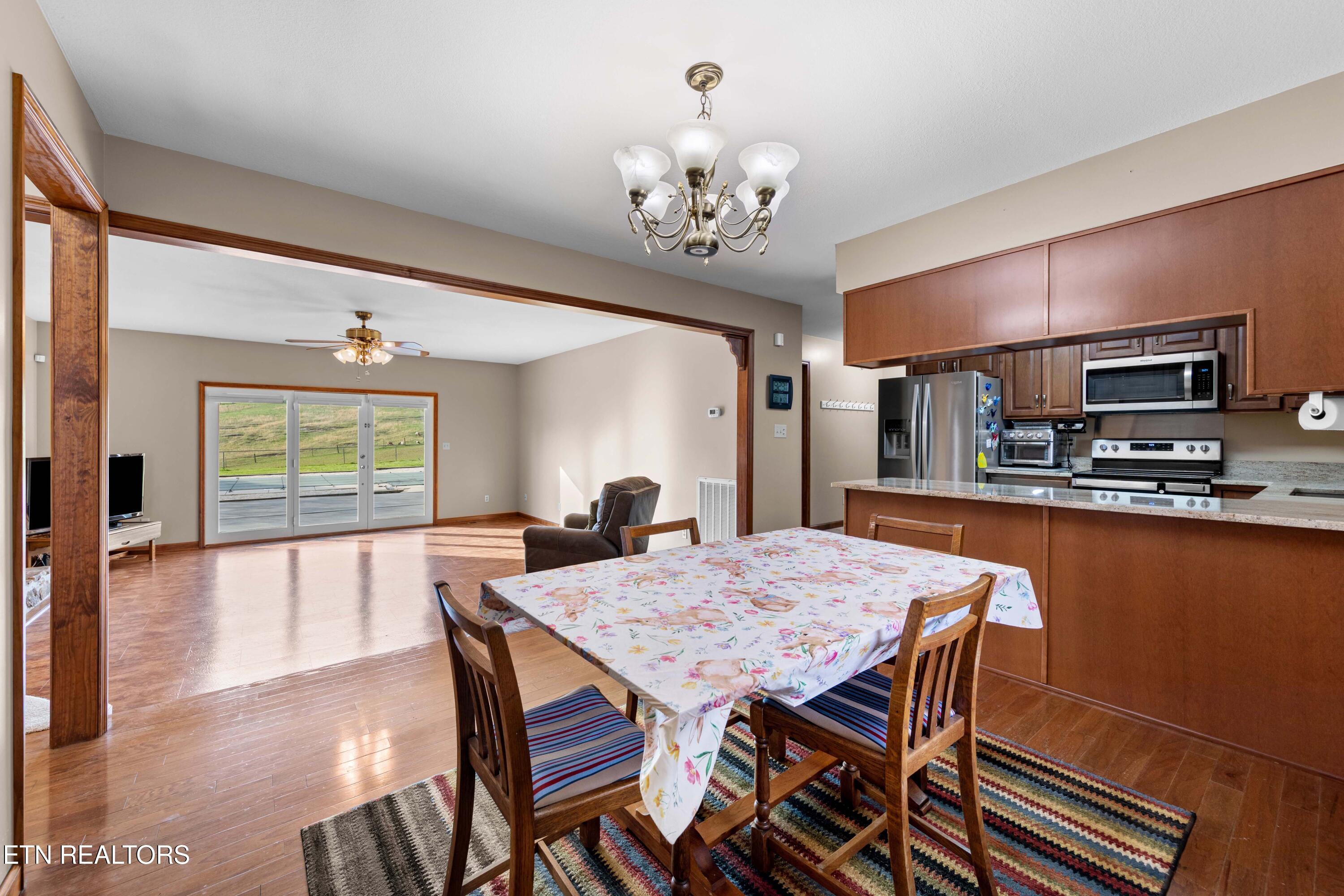 9228 Washington Pike Corryton TN 37721