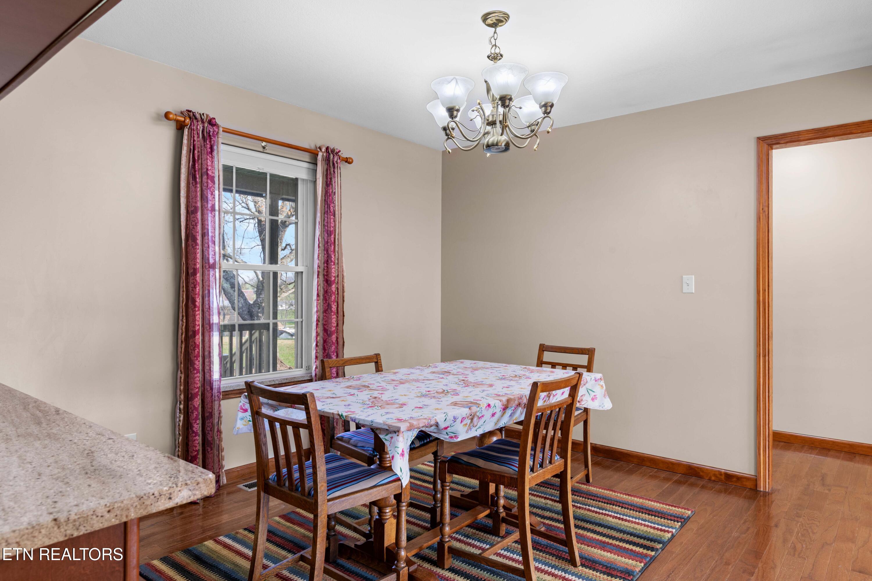 9228 Washington Pike Corryton TN 37721