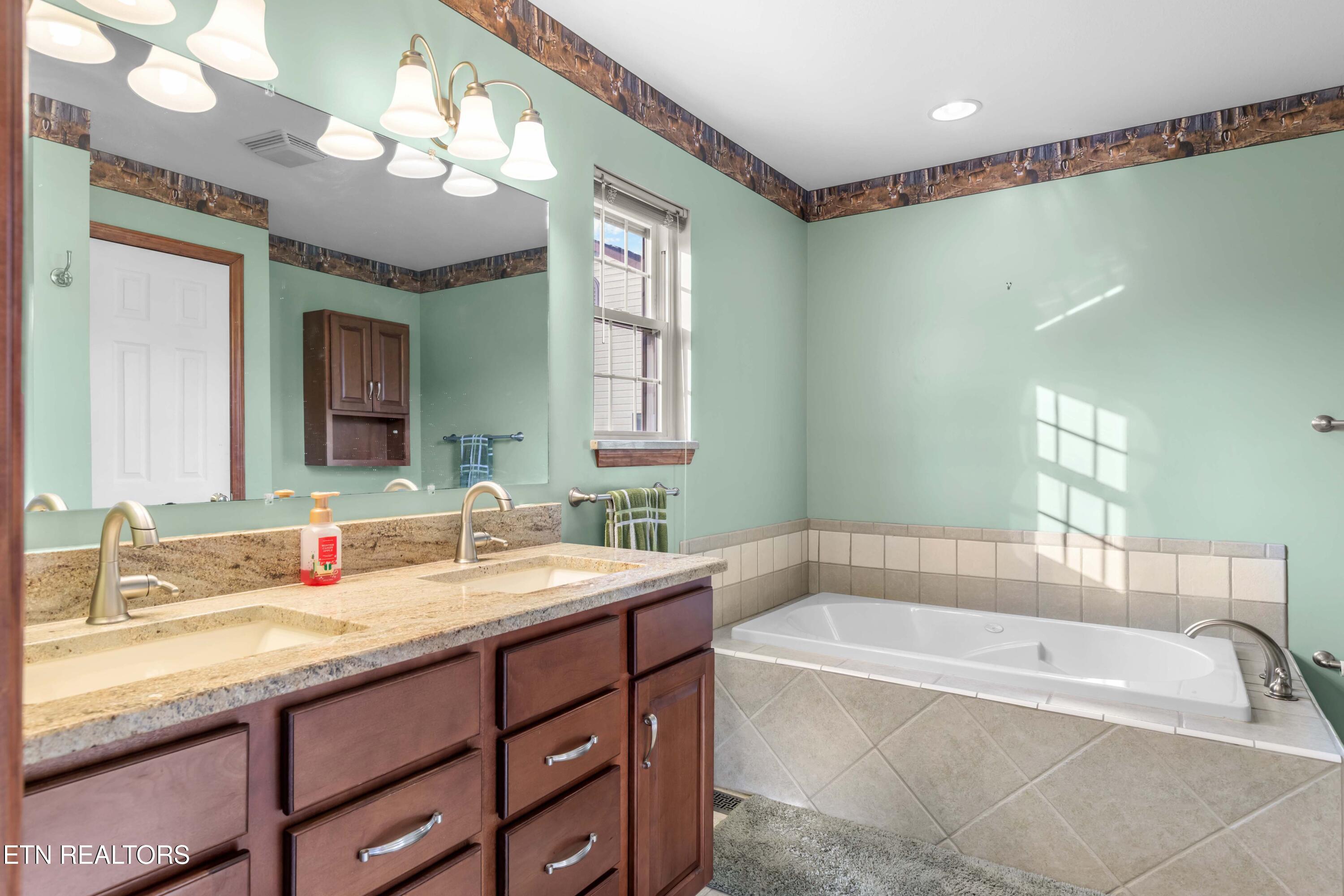 9228 Washington Pike Corryton TN 37721