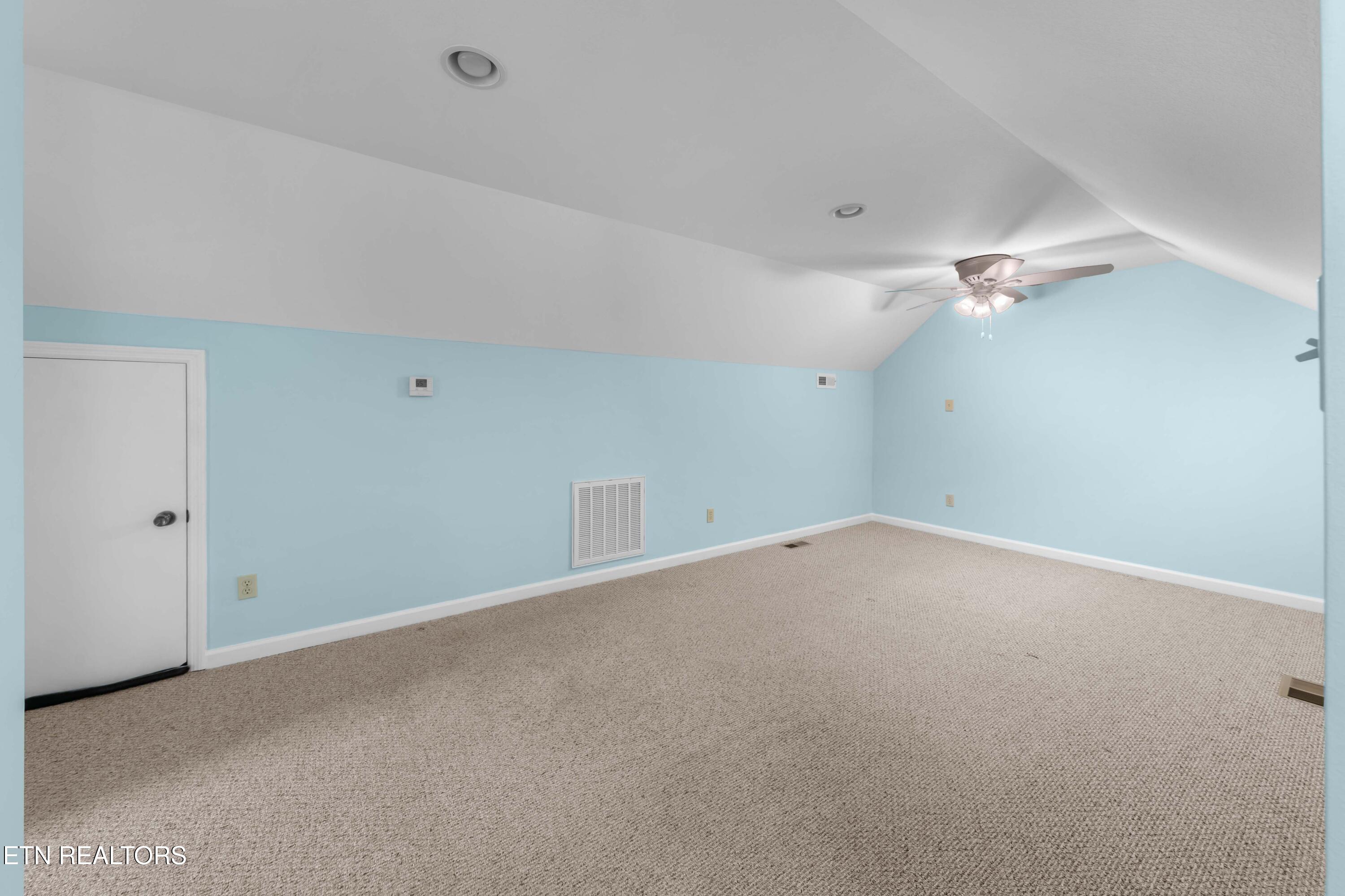 9228 Washington Pike Corryton TN 37721