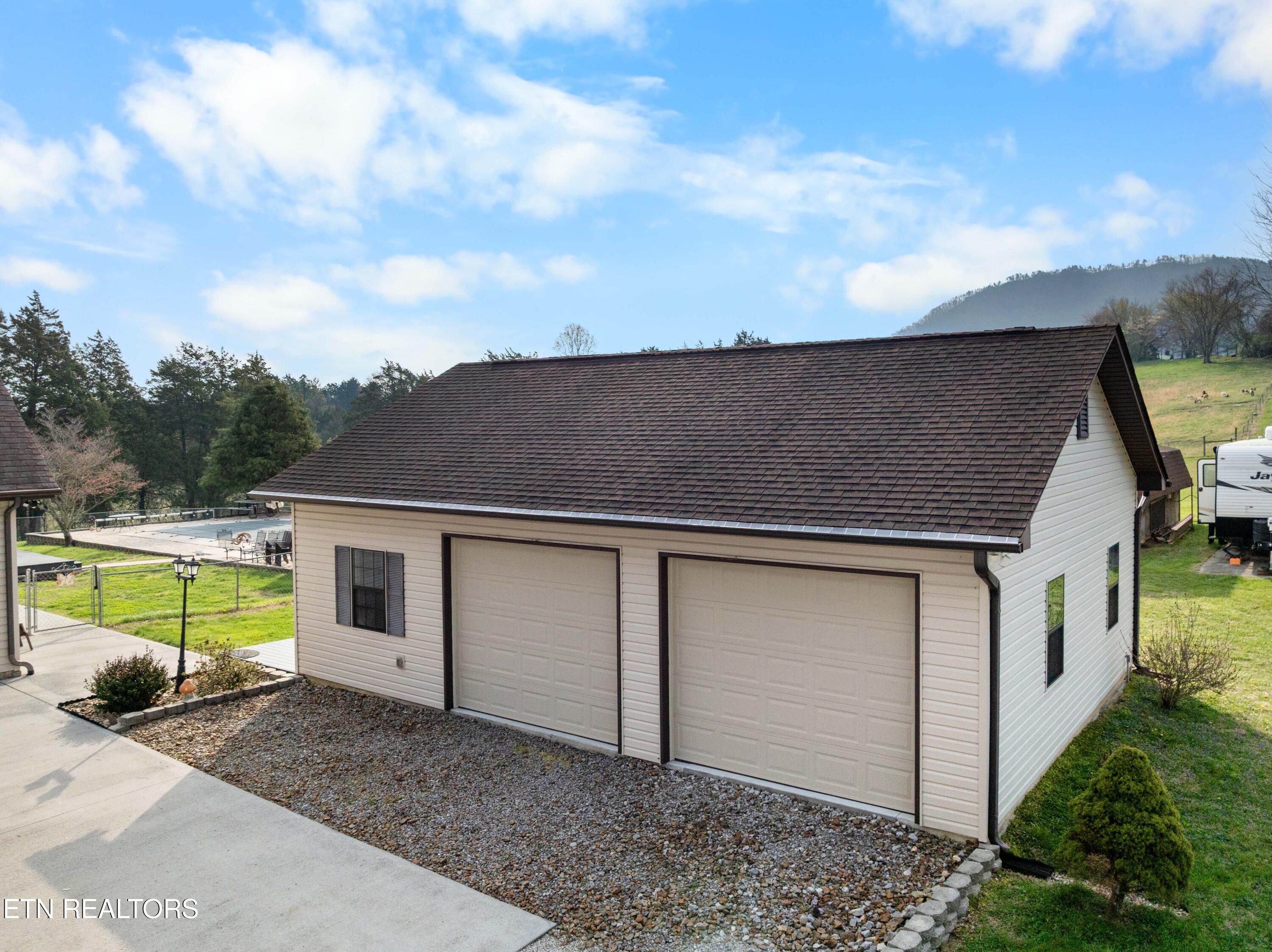 9228 Washington Pike Corryton TN 37721