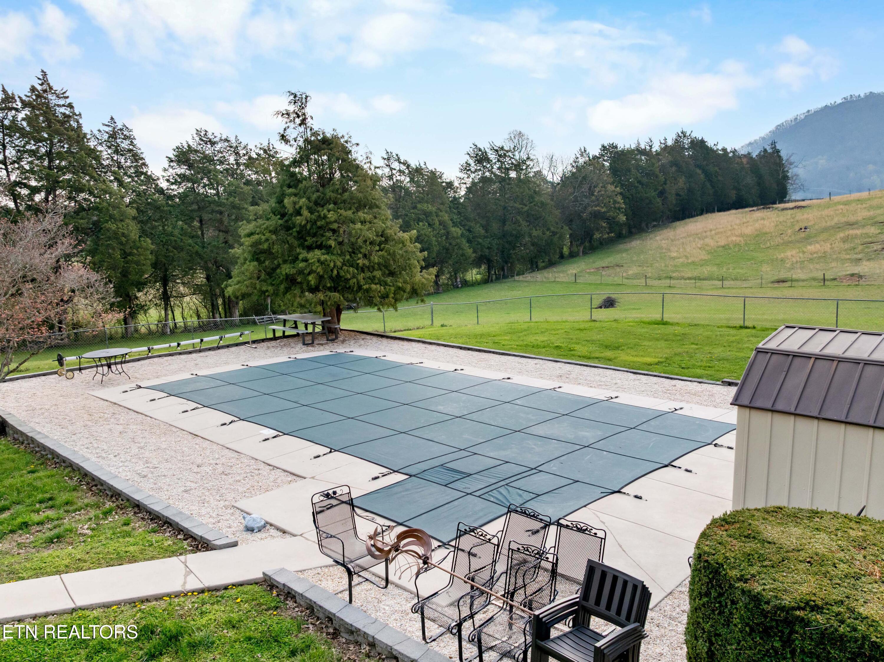 9228 Washington Pike Corryton TN 37721