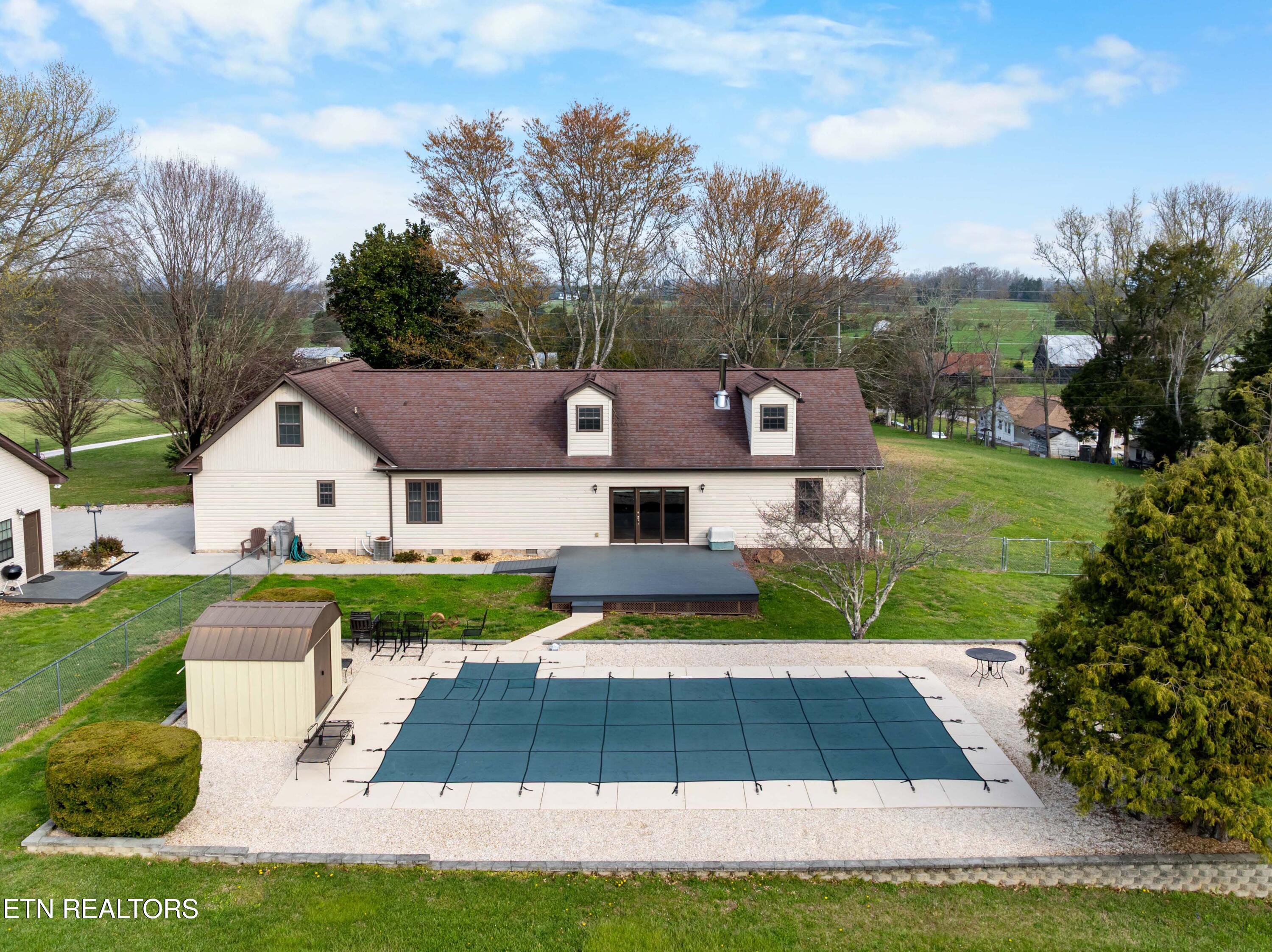 9228 Washington Pike Corryton TN 37721