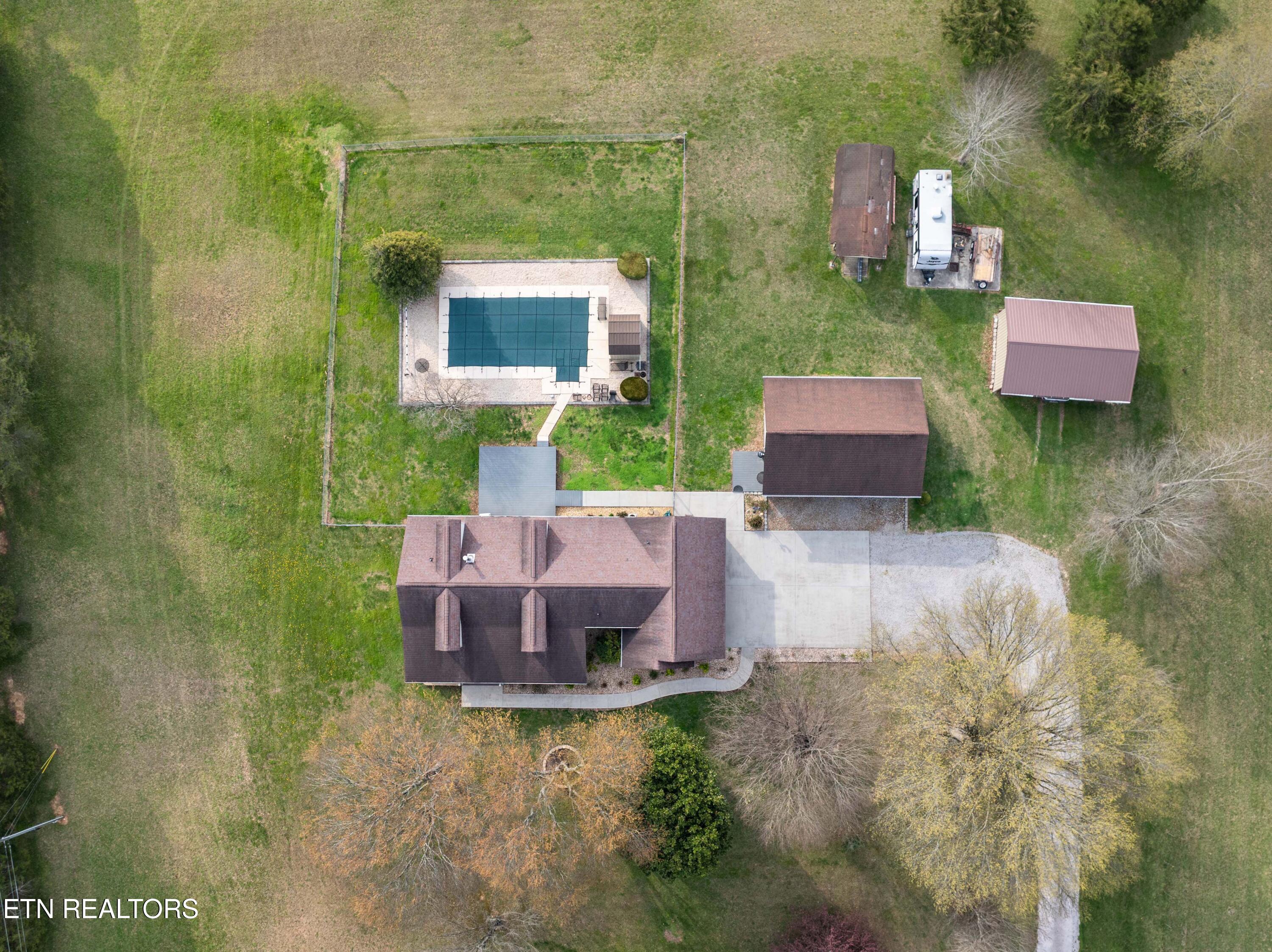 9228 Washington Pike Corryton TN 37721