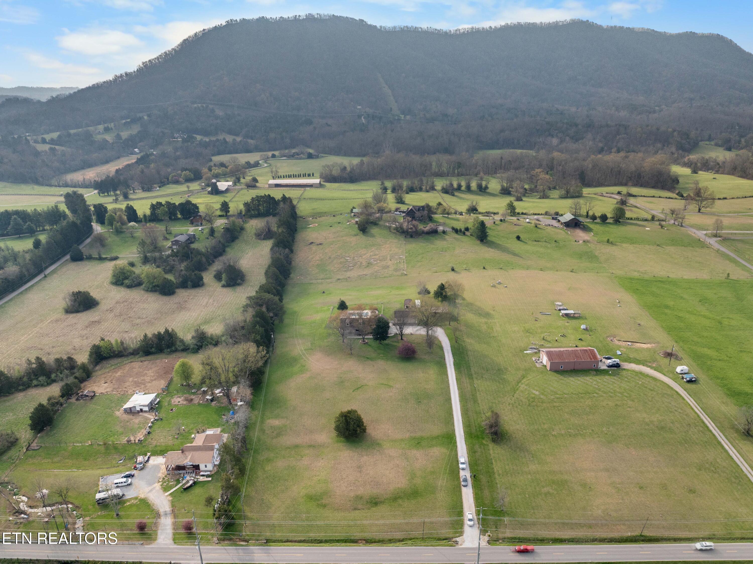9228 Washington Pike Corryton TN 37721