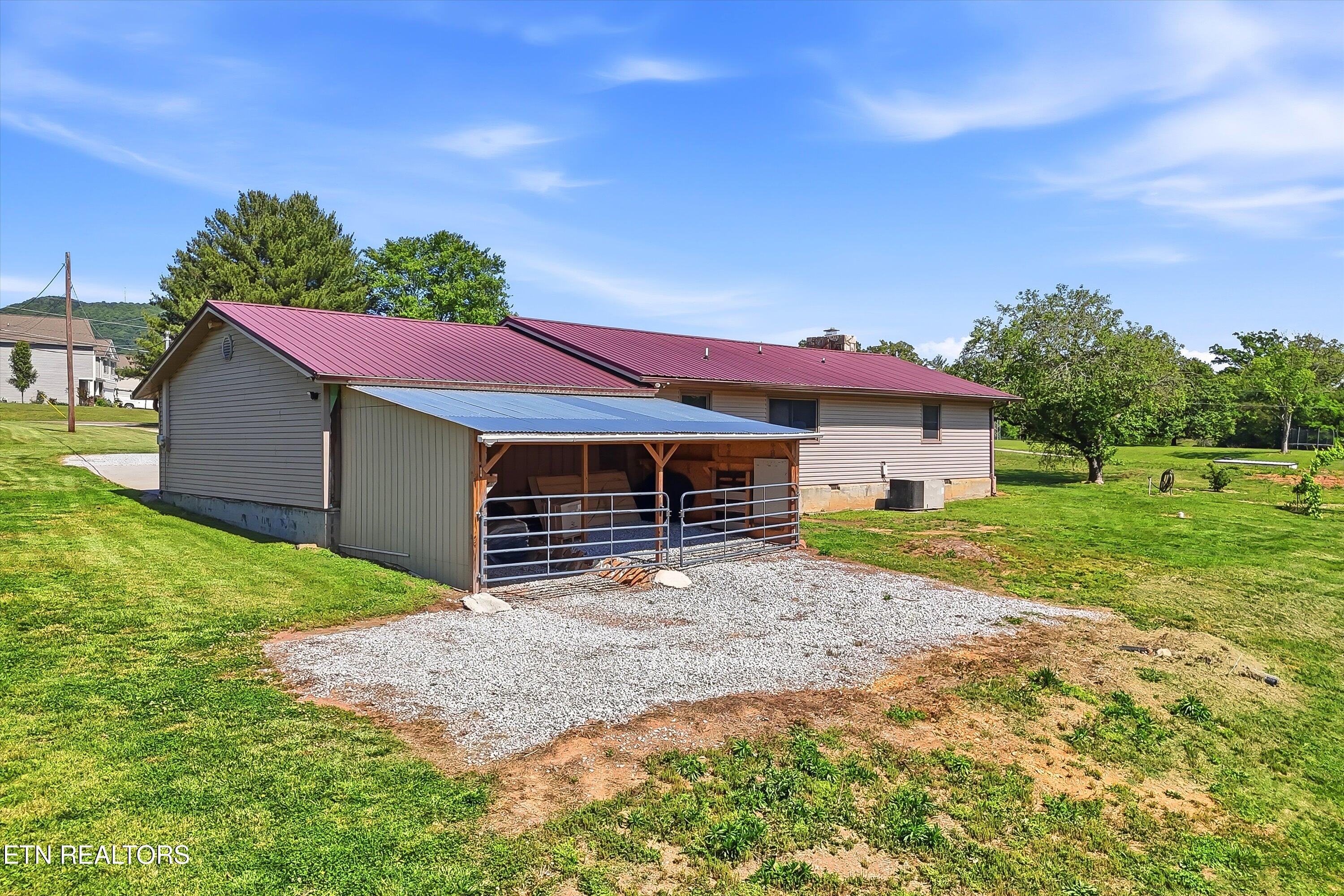 5321 Roberts Road Corryton TN 37721