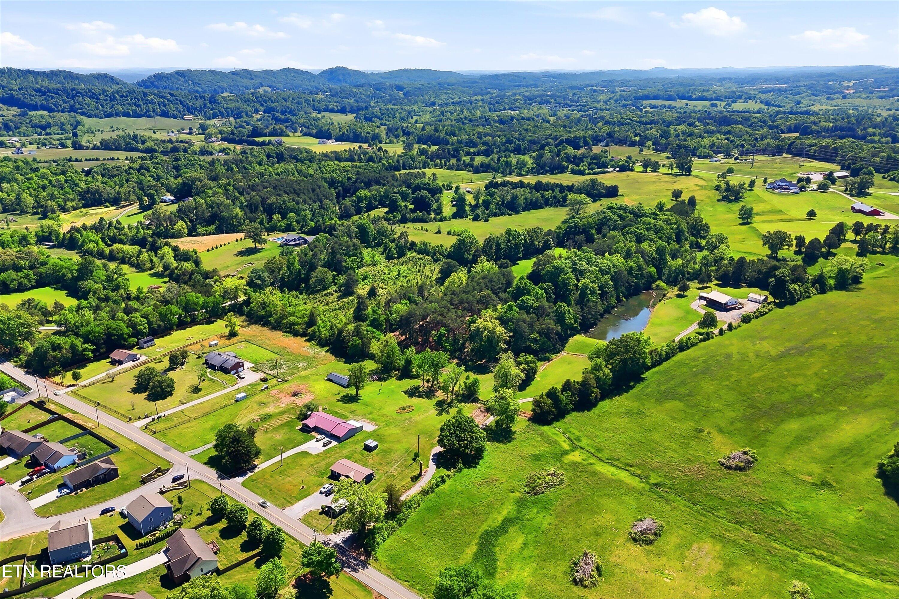 5321 Roberts Road Corryton TN 37721