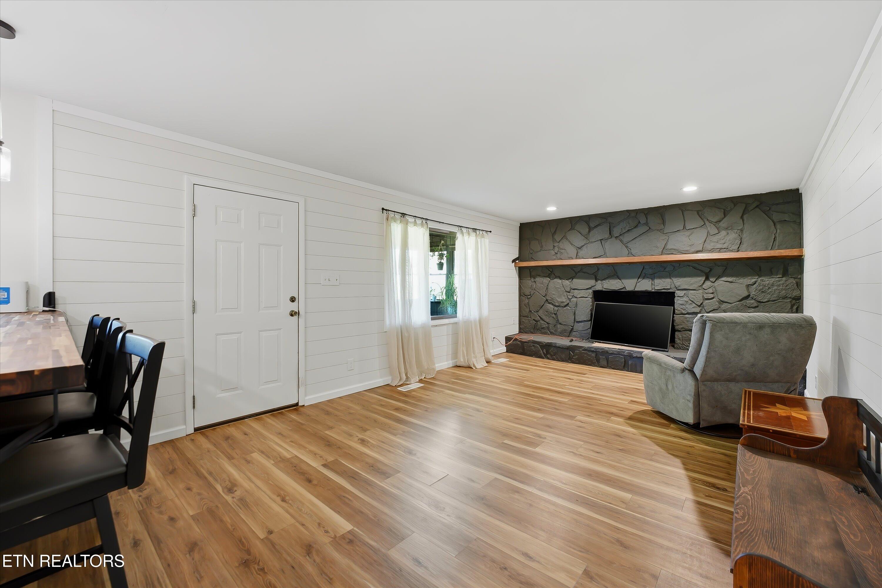5321 Roberts Road Corryton TN 37721