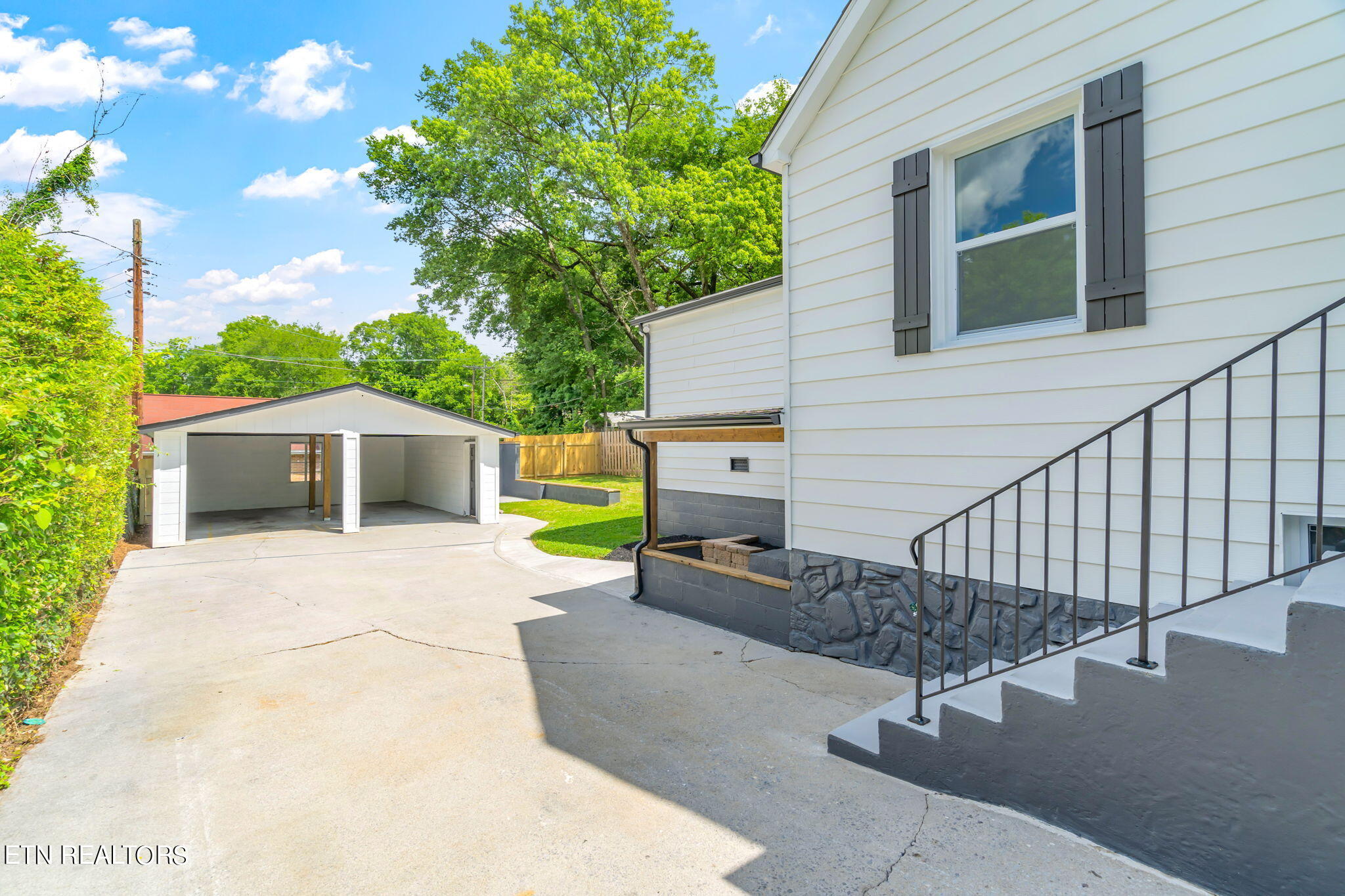 2745 Lay Avenue Knoxville TN 37914
