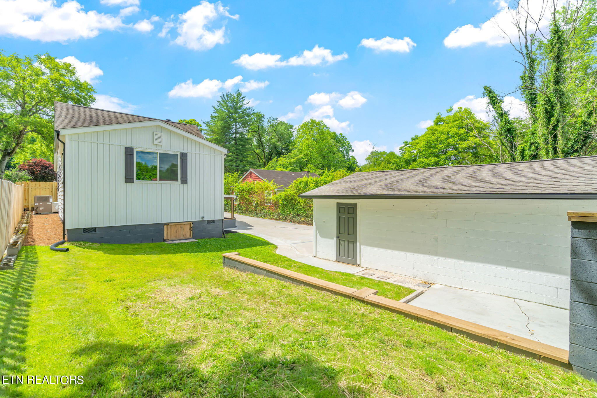 2745 Lay Avenue Knoxville TN 37914
