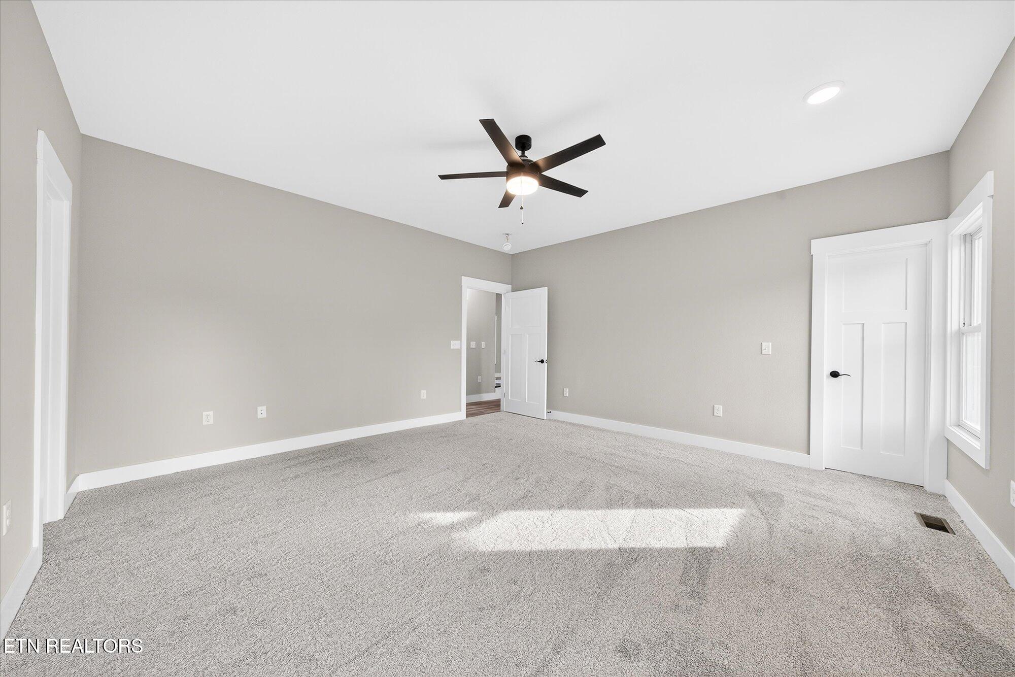 941 E Deer Creek Drive Crossville TN 38571