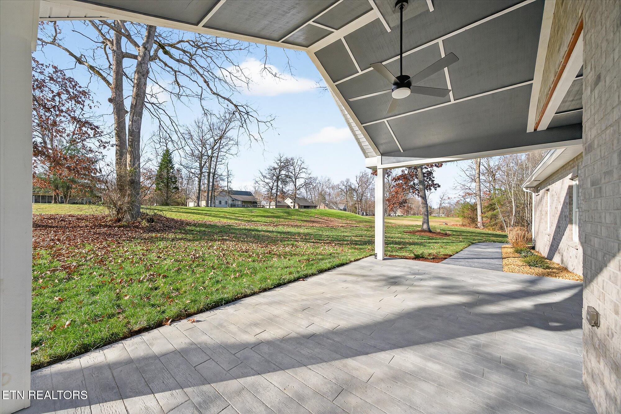 941 E Deer Creek Drive Crossville TN 38571