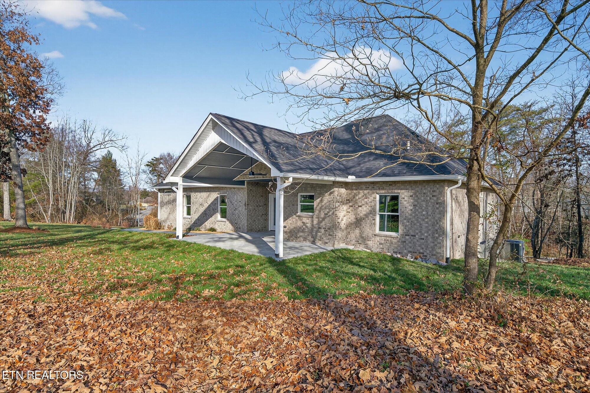 941 E Deer Creek Drive Crossville TN 38571