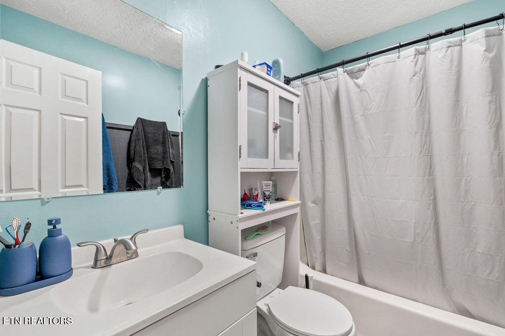 250 Mcdeerman Road Jacksboro TN 37757