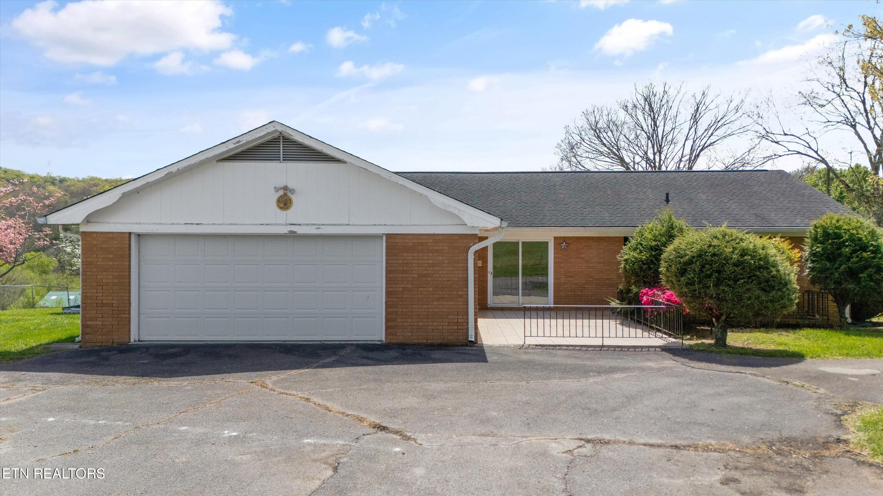 2783 Rutledge Pike Blaine TN 37709