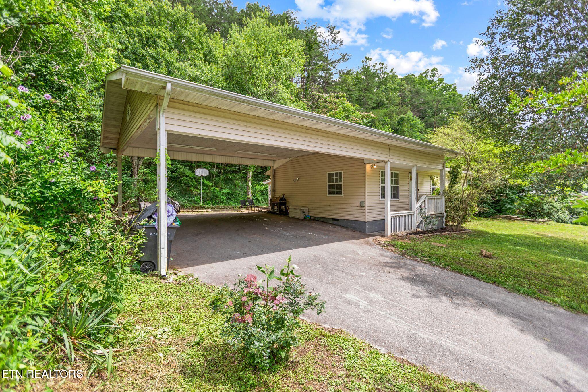 1015 Oakville Lane Sevierville TN 37862