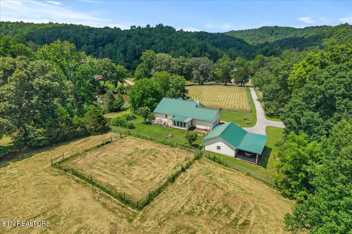 982 Wilson Station Road Englewood TN 37329