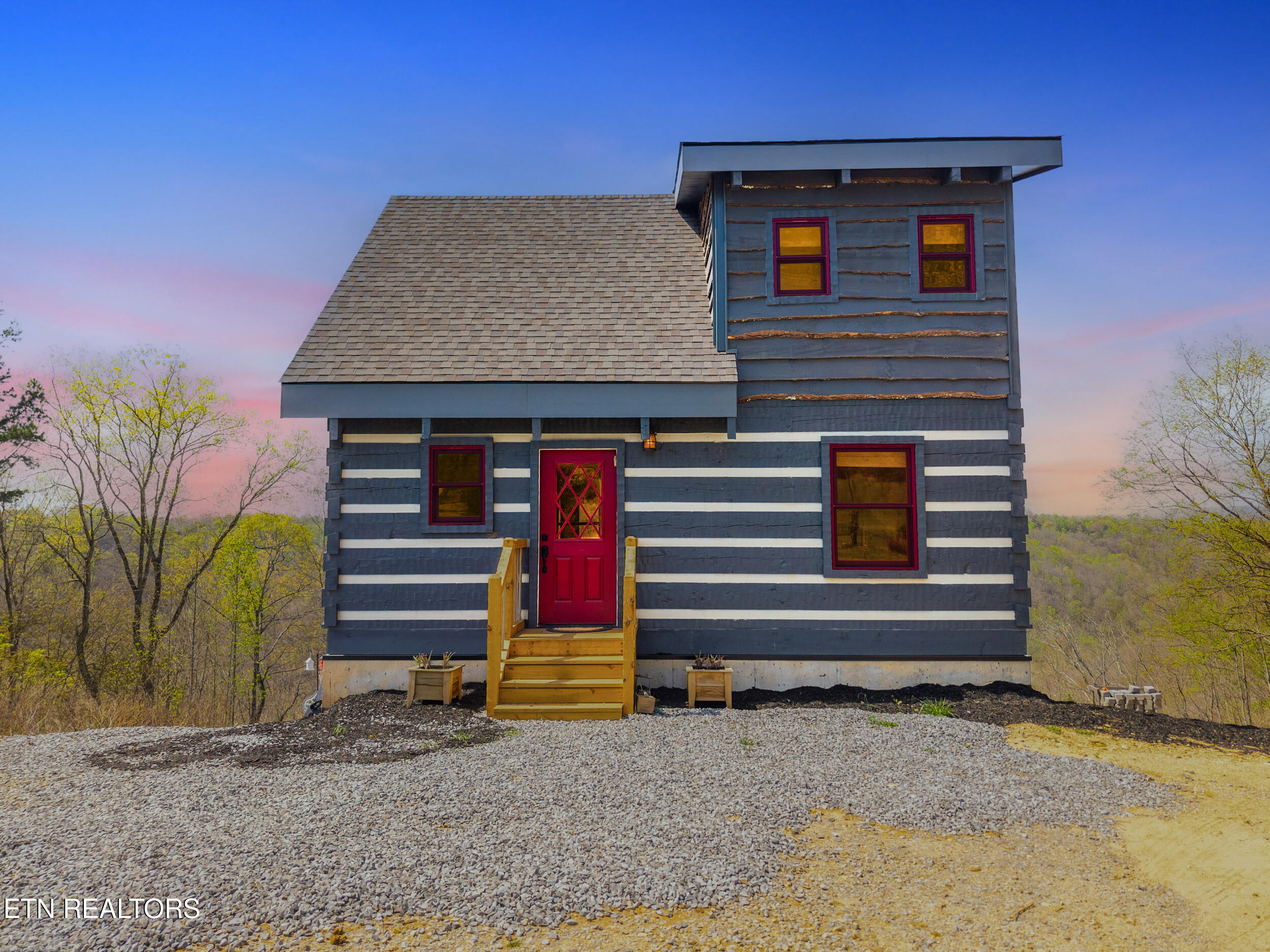 1160 Oak Grove Road Harrogate TN 37752