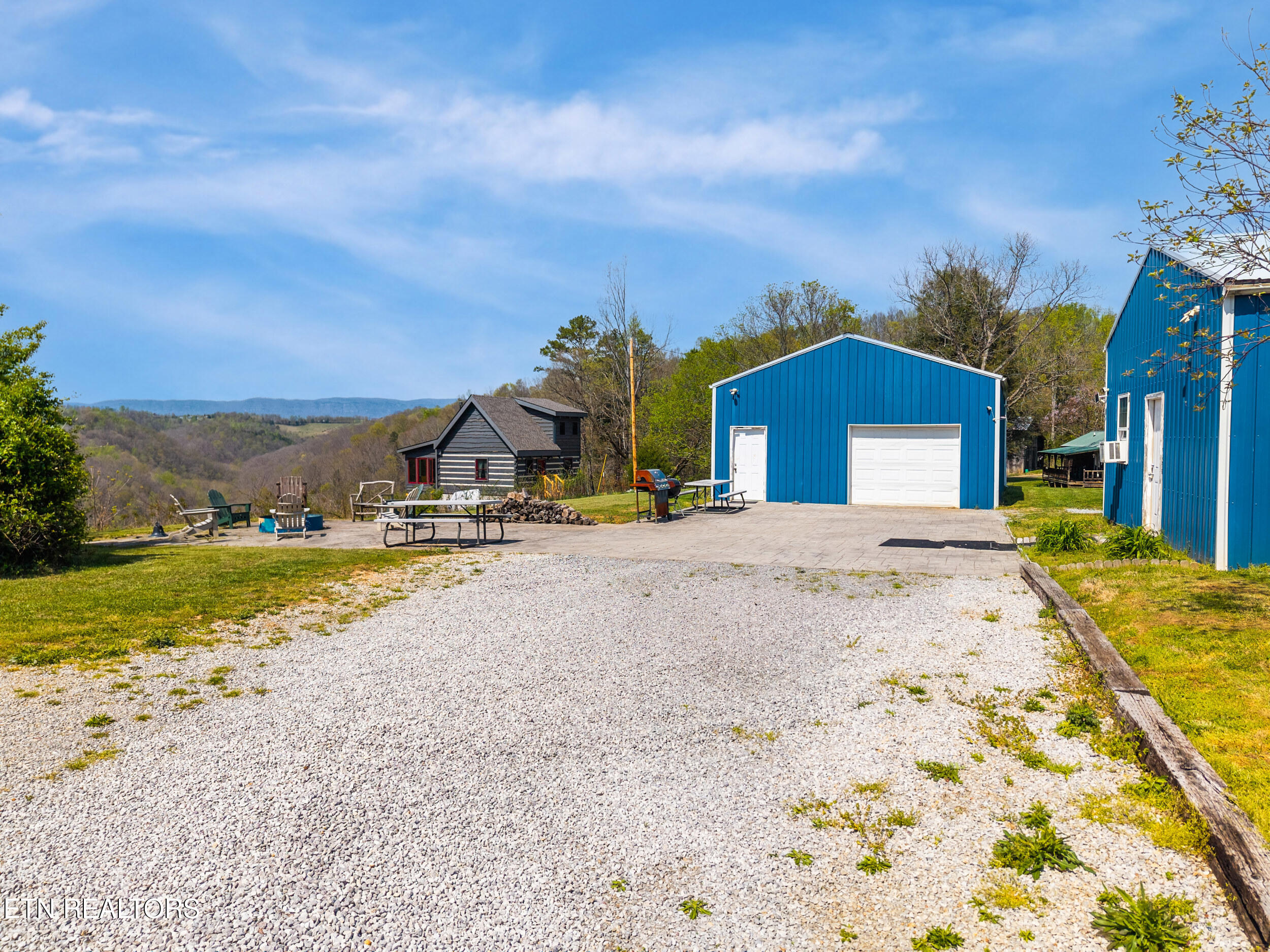 1160 Oak Grove Road Harrogate TN 37752
