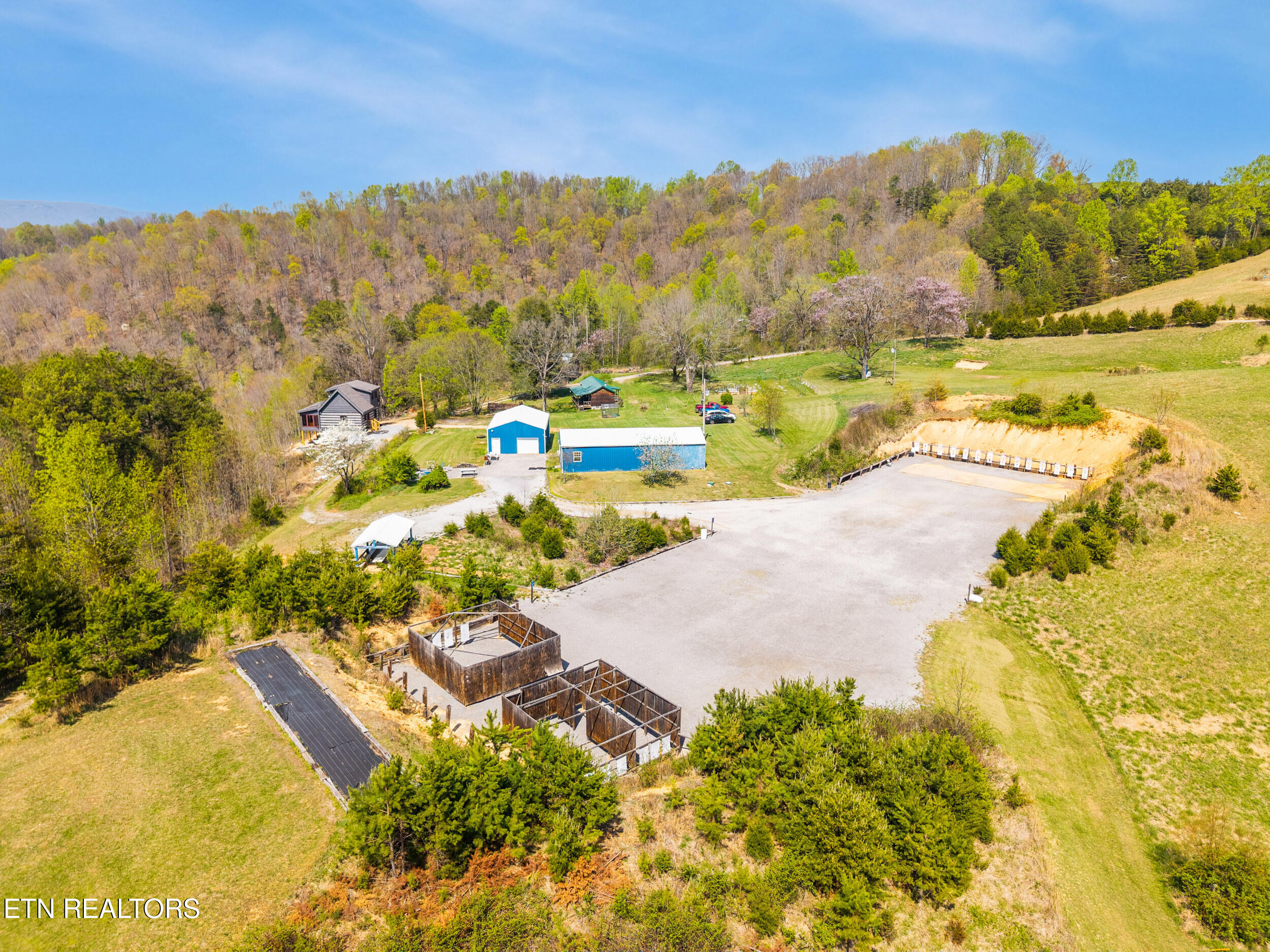 1160 Oak Grove Road Harrogate TN 37752