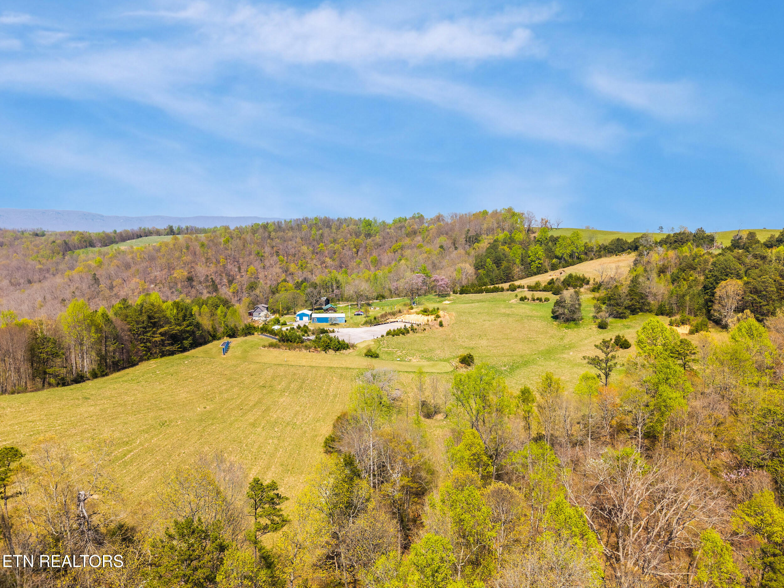 1160 Oak Grove Road Harrogate TN 37752