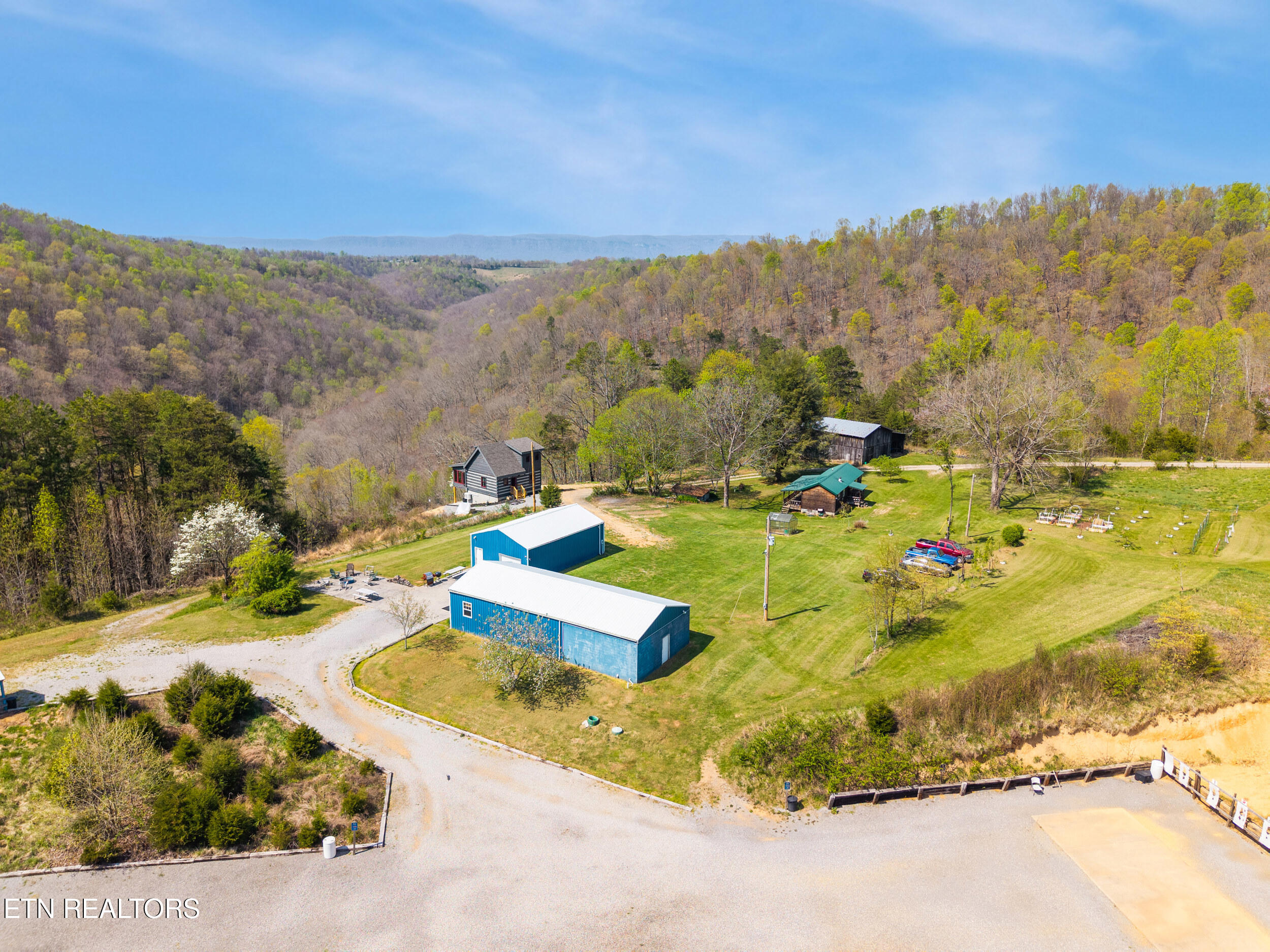 1160 Oak Grove Road Harrogate TN 37752
