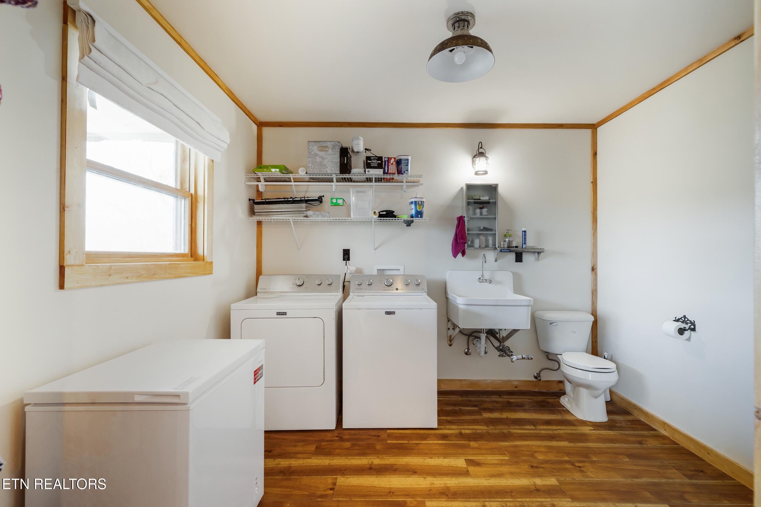 1160 Oak Grove Road Harrogate TN 37752