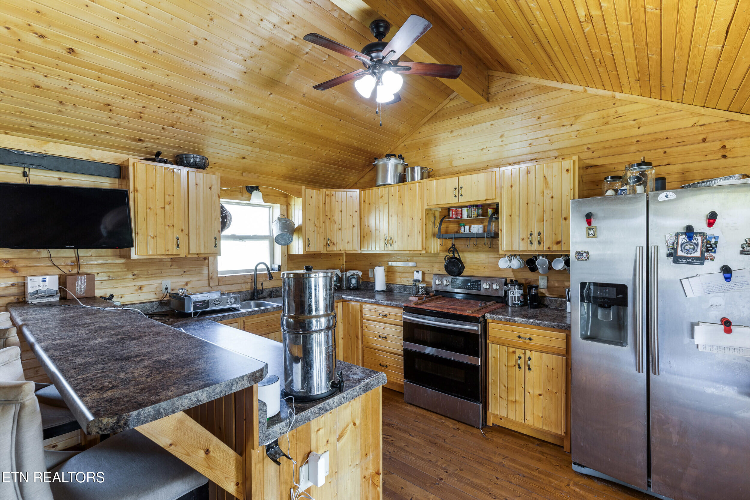 1160 Oak Grove Road Harrogate TN 37752