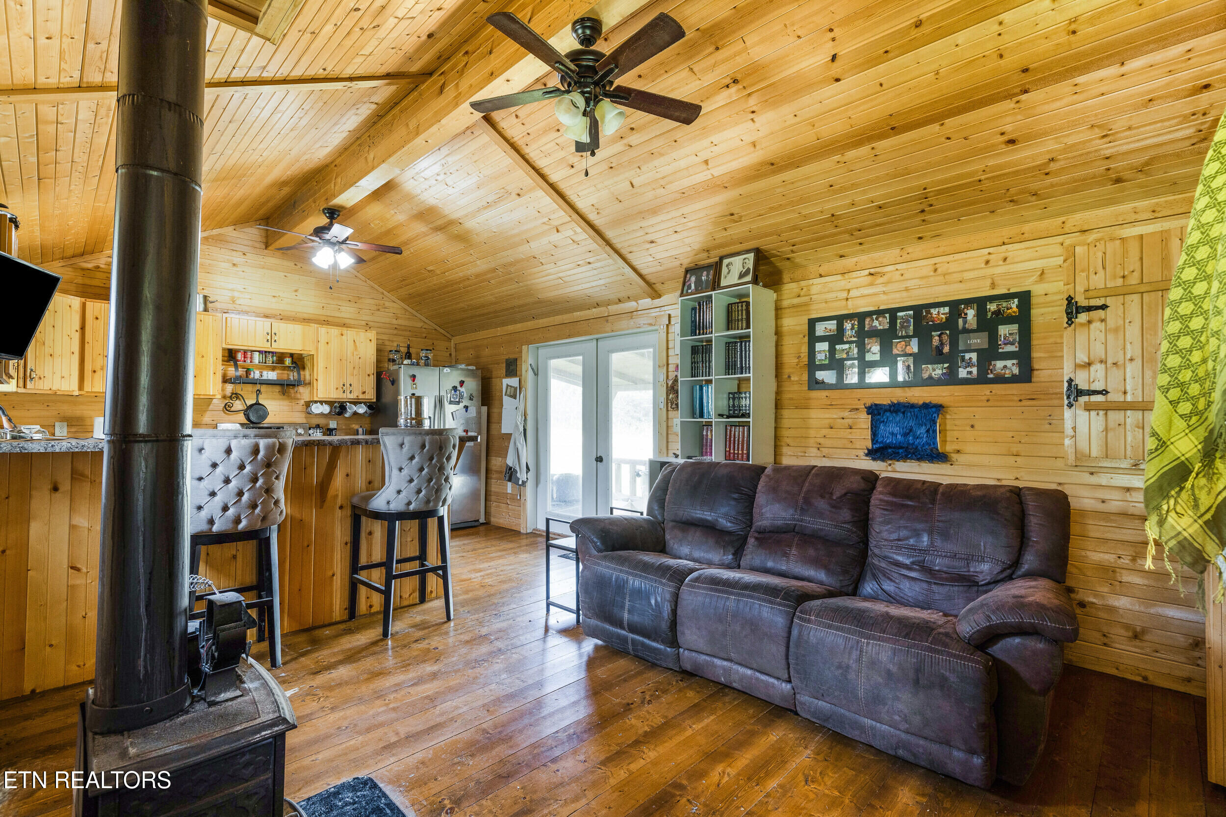 1160 Oak Grove Road Harrogate TN 37752
