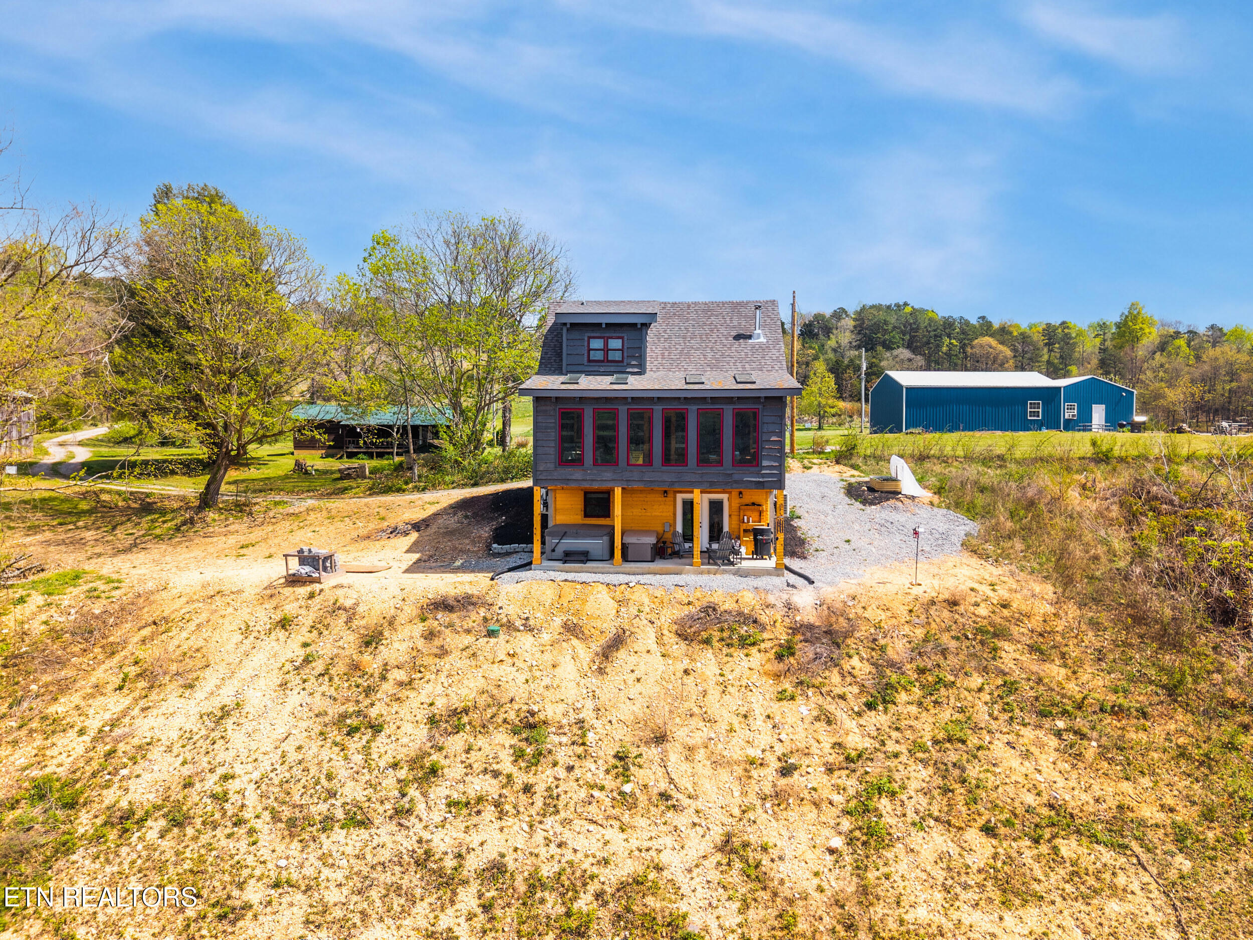 1160 Oak Grove Road Harrogate TN 37752