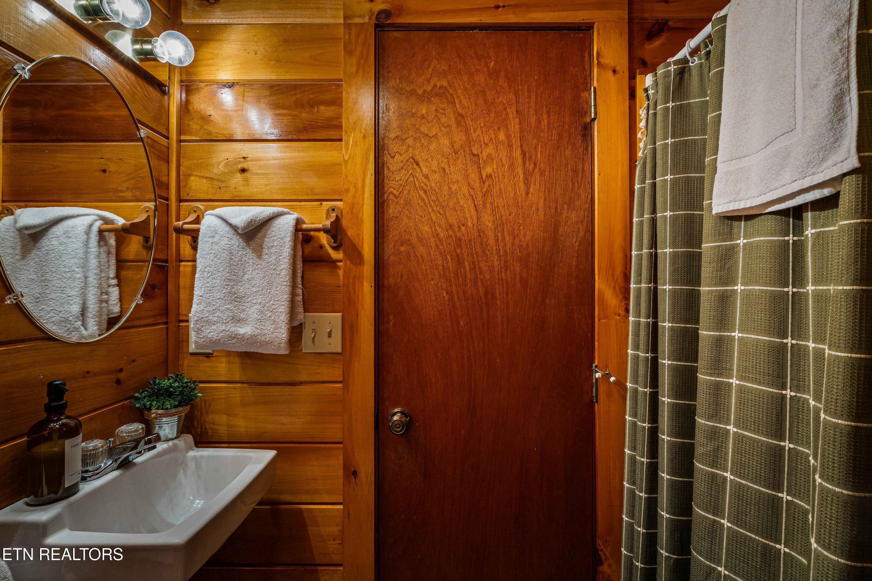 1830 Cherry View Lane Pigeon Forge TN 37876