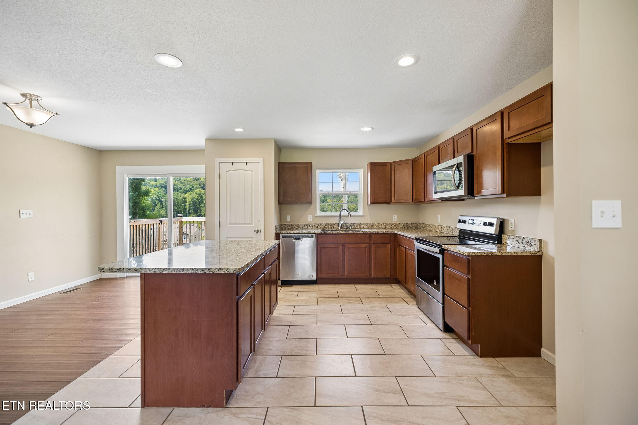 417 Highland View Drive Knoxville TN 37920