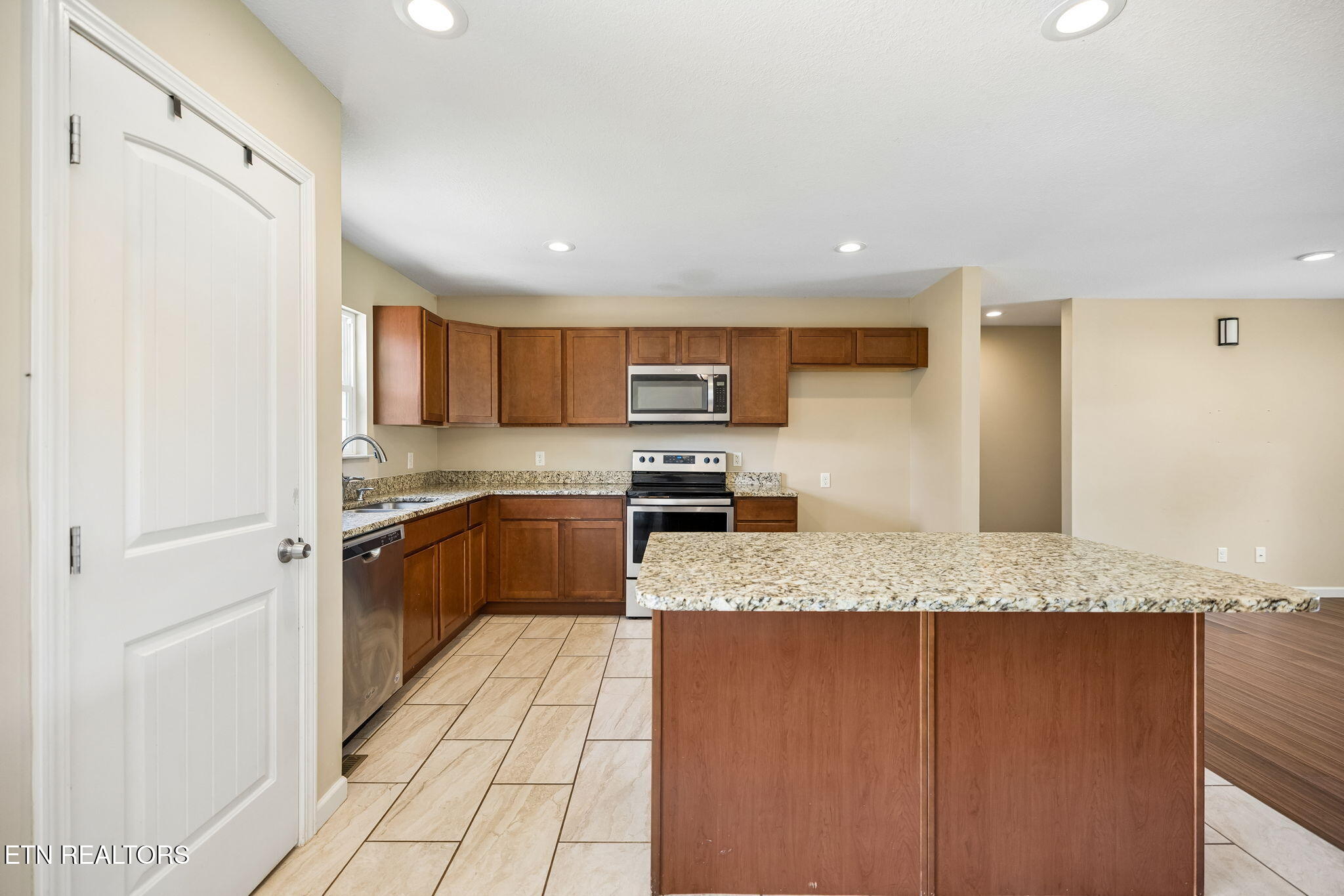 417 Highland View Drive Knoxville TN 37920
