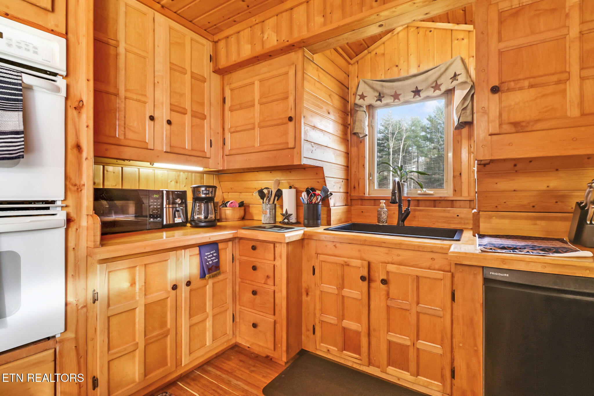 260 Indian Rock Trail Jamestown TN 38556