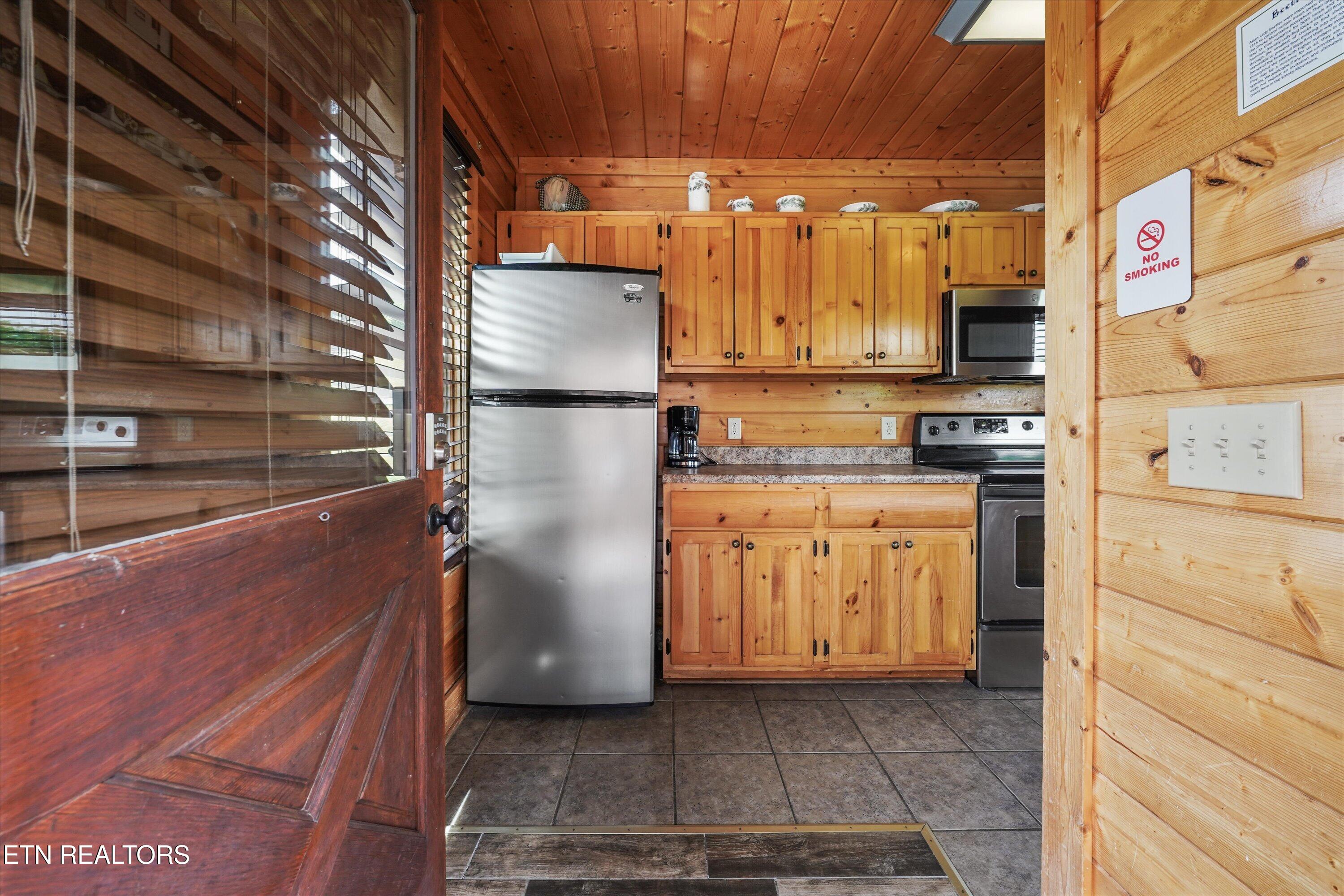 2803 White Oak Ridge Lane Sevierville TN 37862