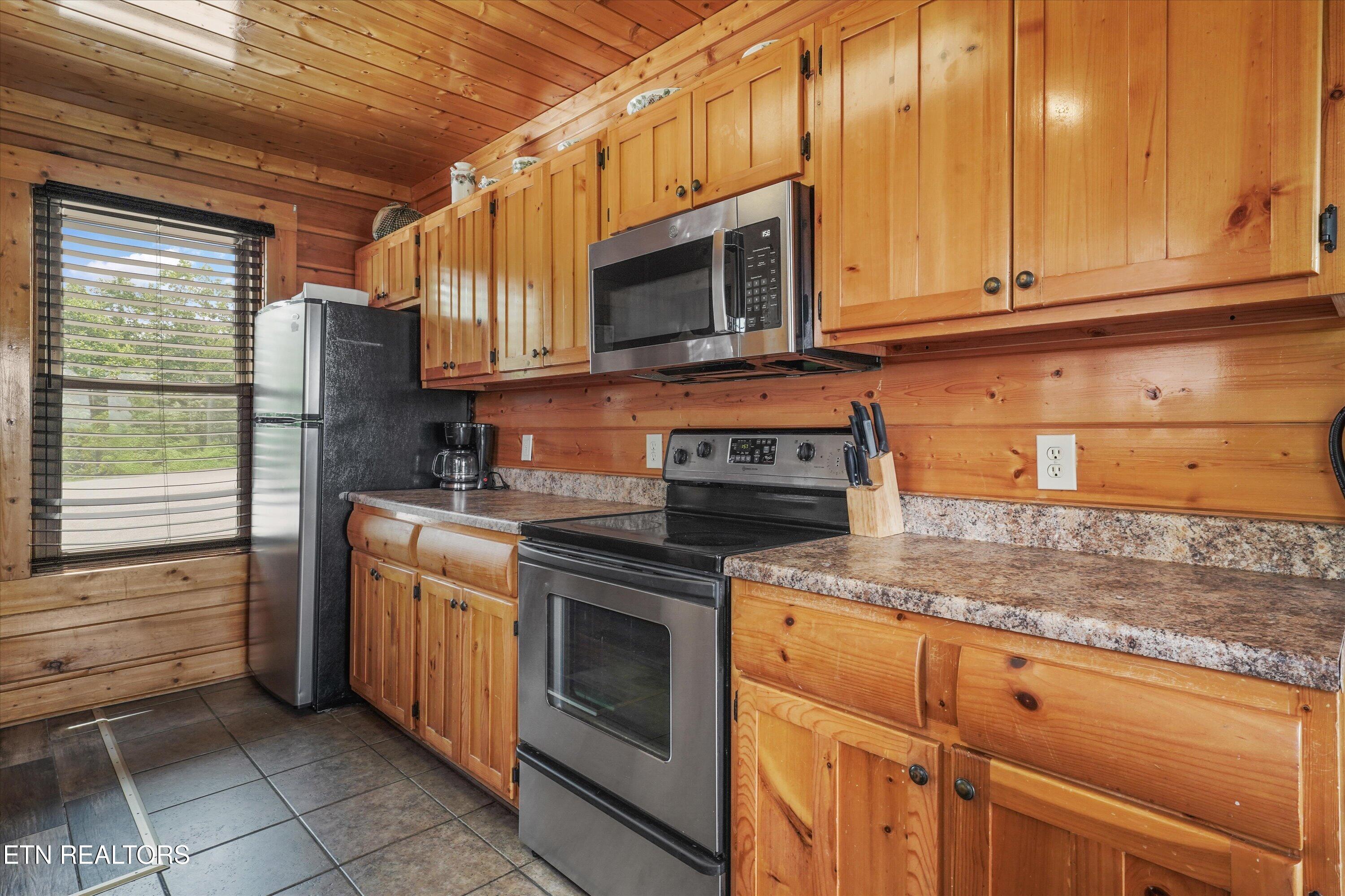 2803 White Oak Ridge Lane Sevierville TN 37862