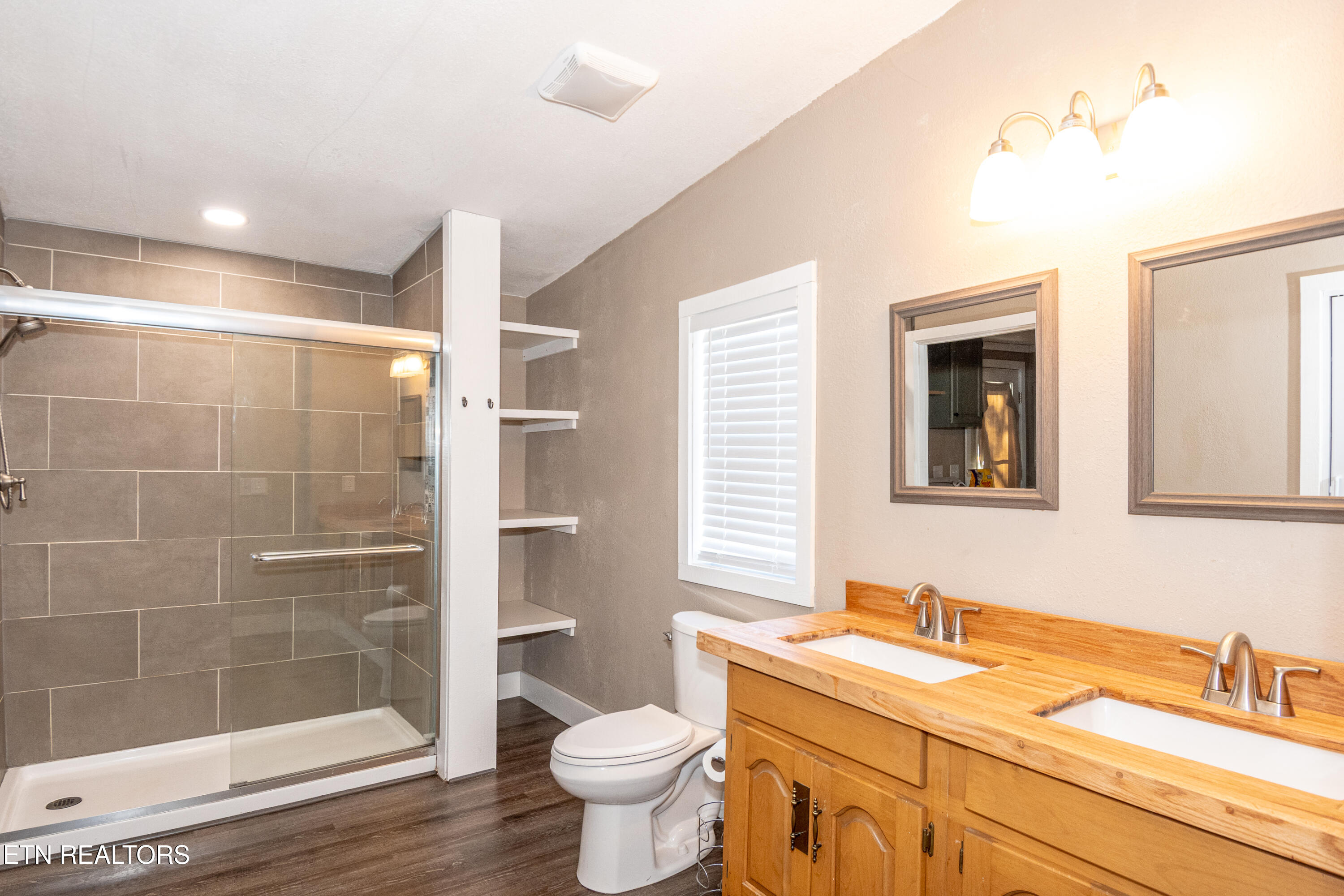1221 Mountain View Circle Maryville TN 37801