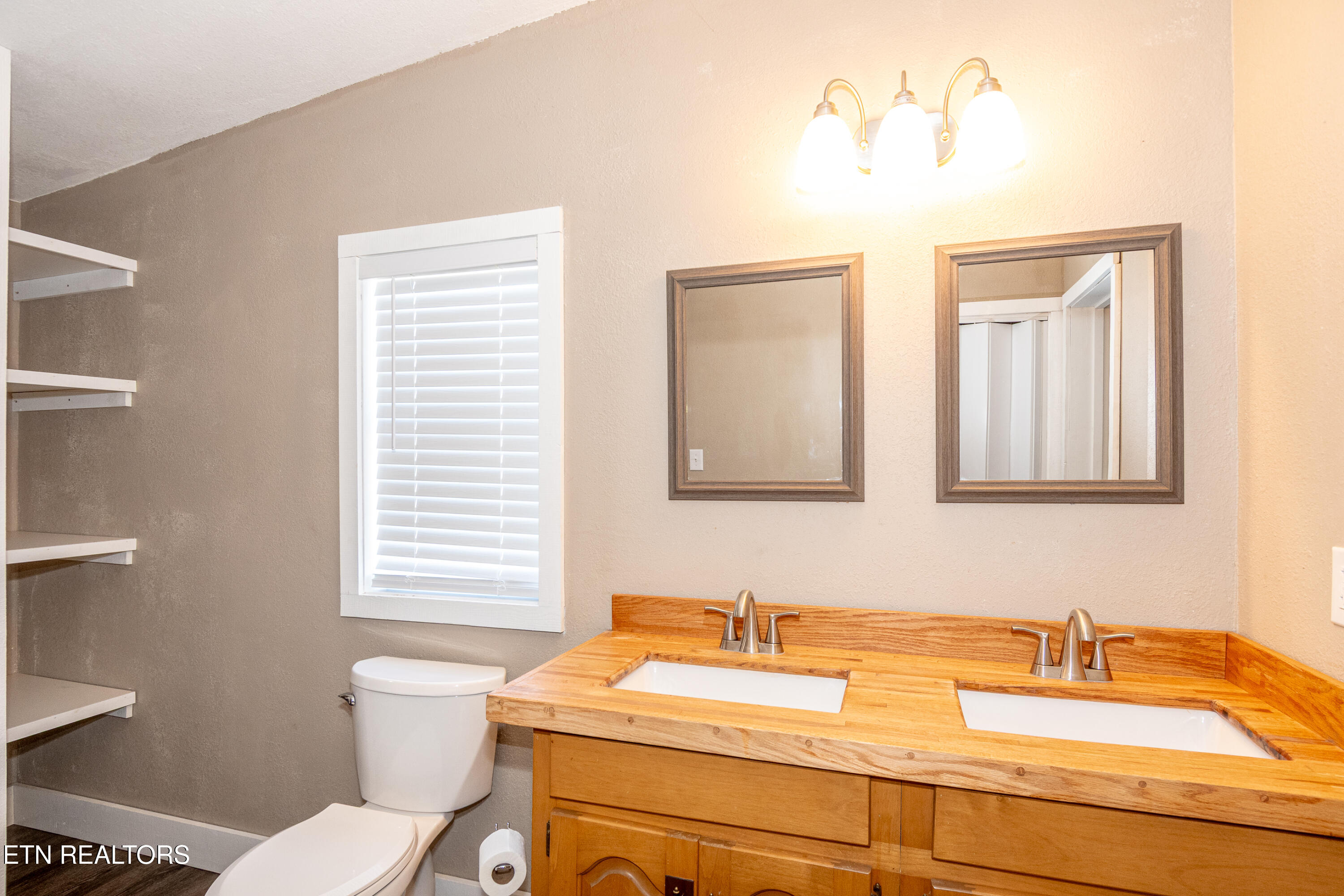 1221 Mountain View Circle Maryville TN 37801