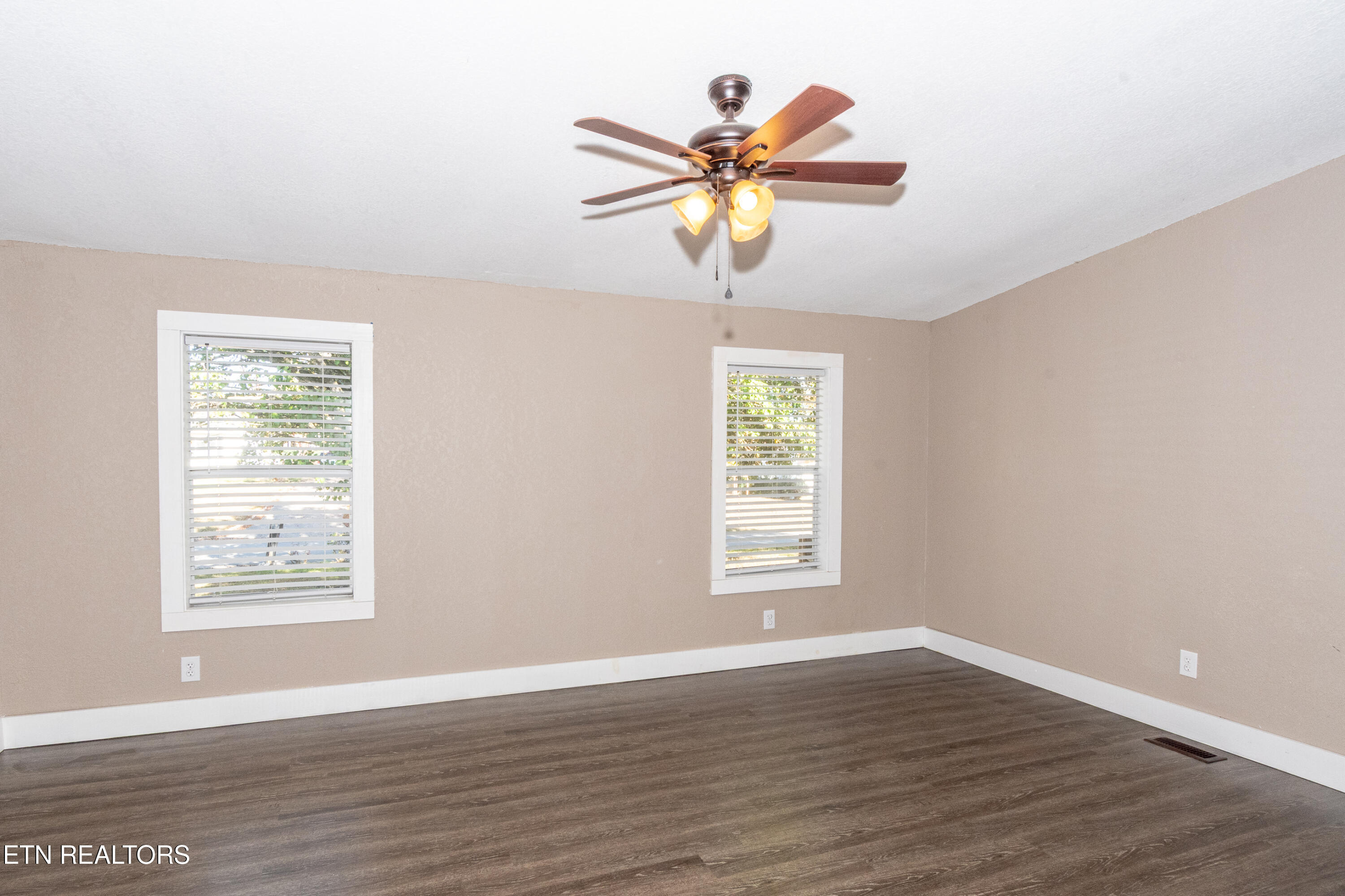 1221 Mountain View Circle Maryville TN 37801