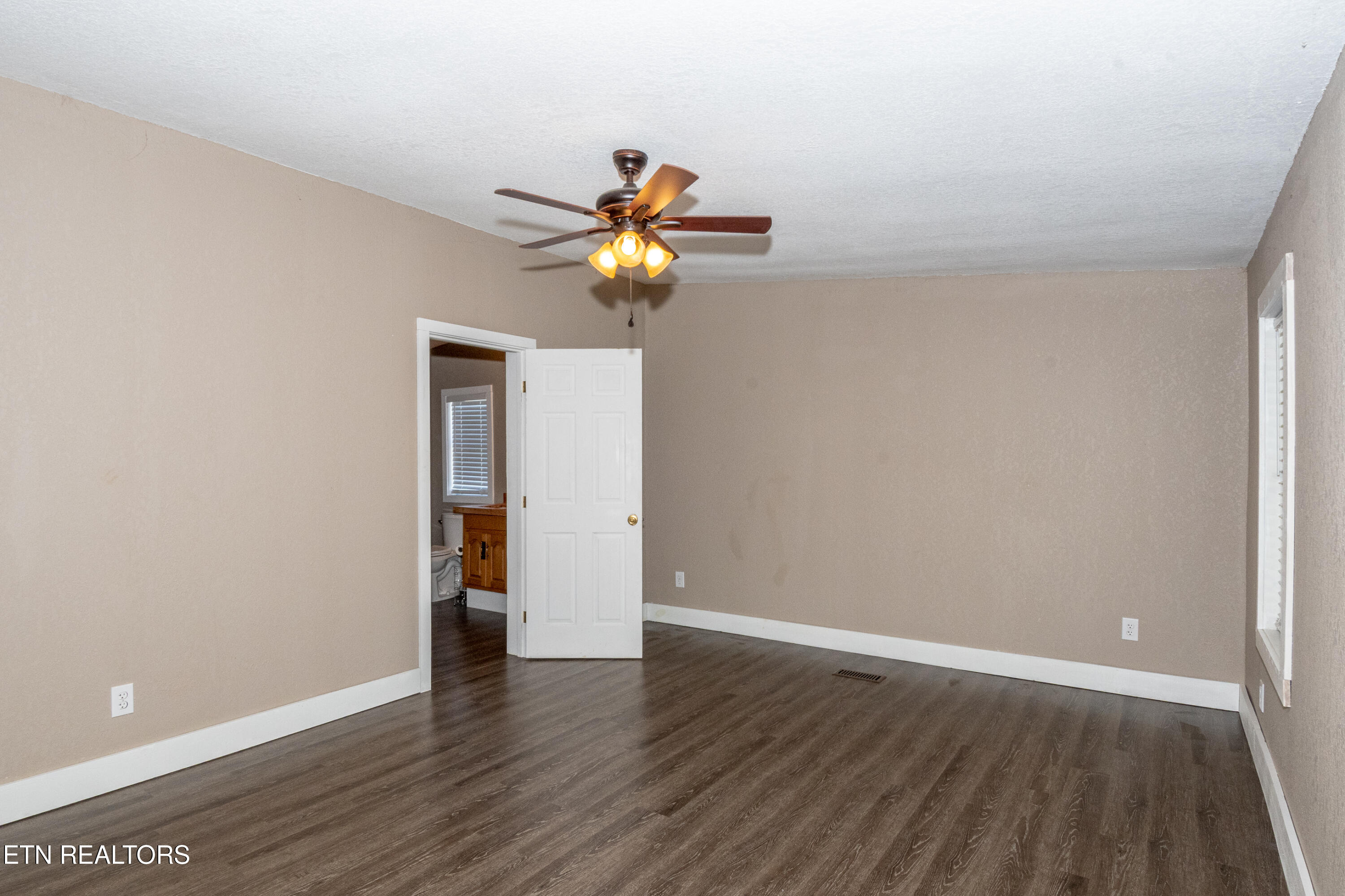 1221 Mountain View Circle Maryville TN 37801