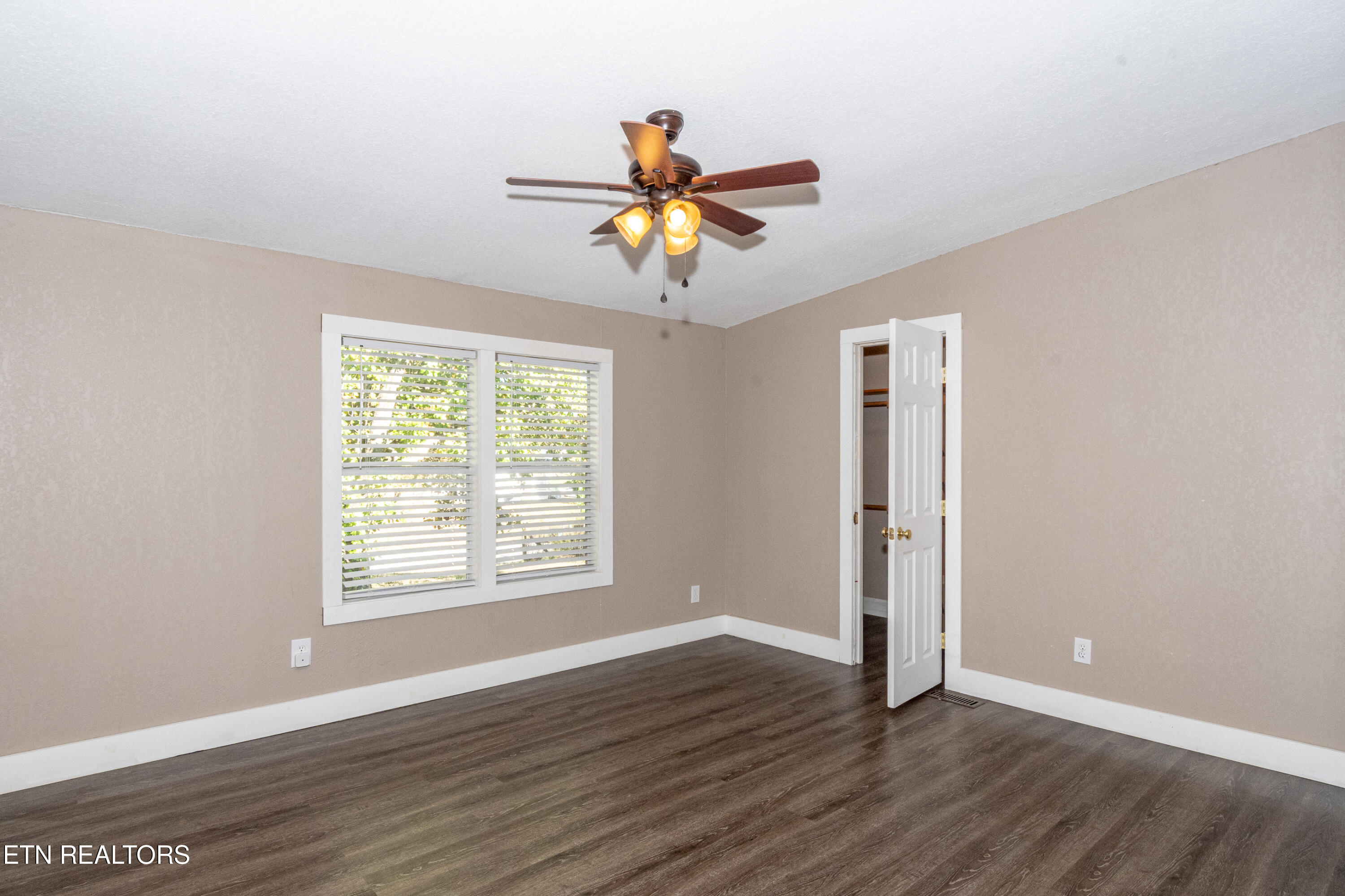 1221 Mountain View Circle Maryville TN 37801