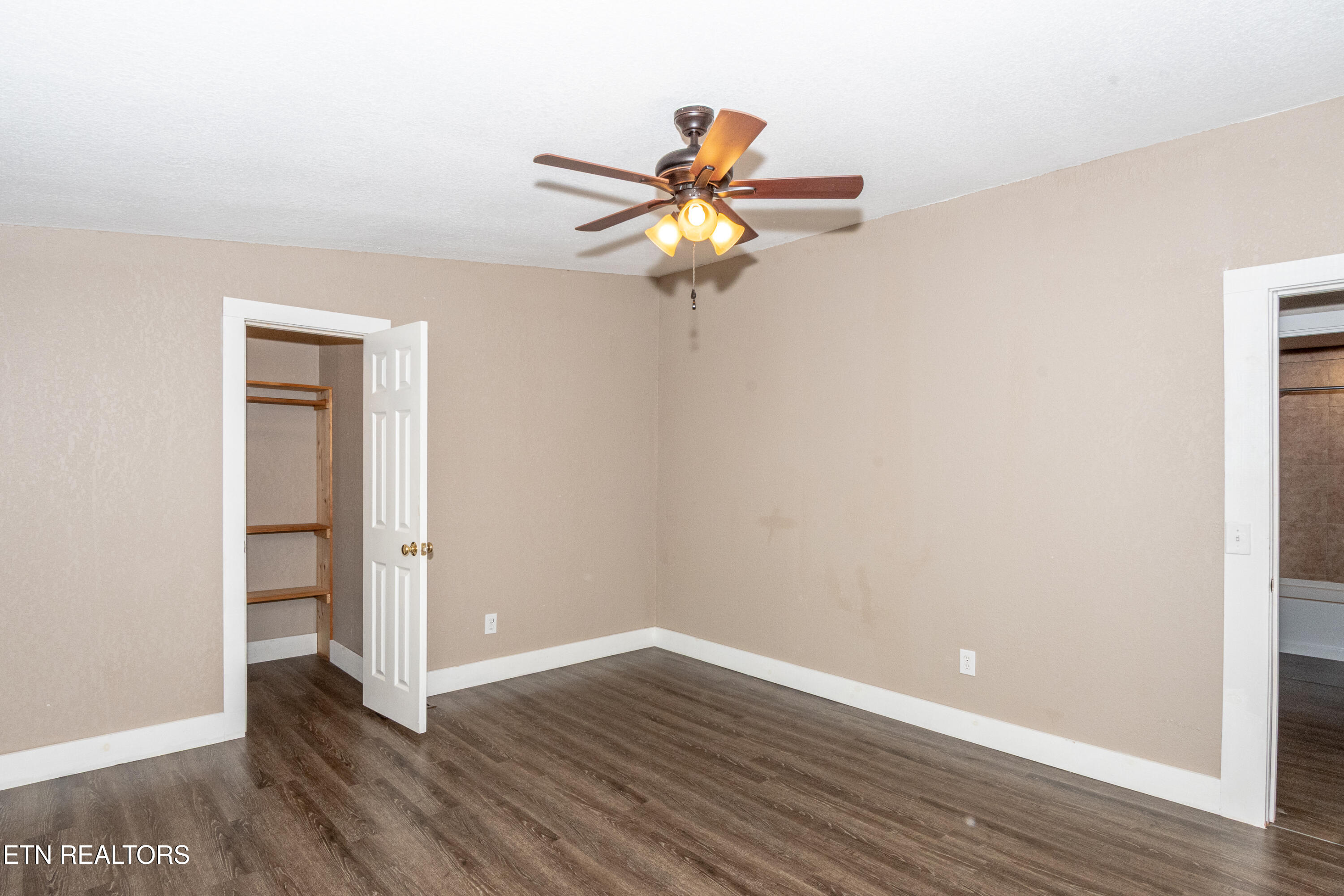 1221 Mountain View Circle Maryville TN 37801