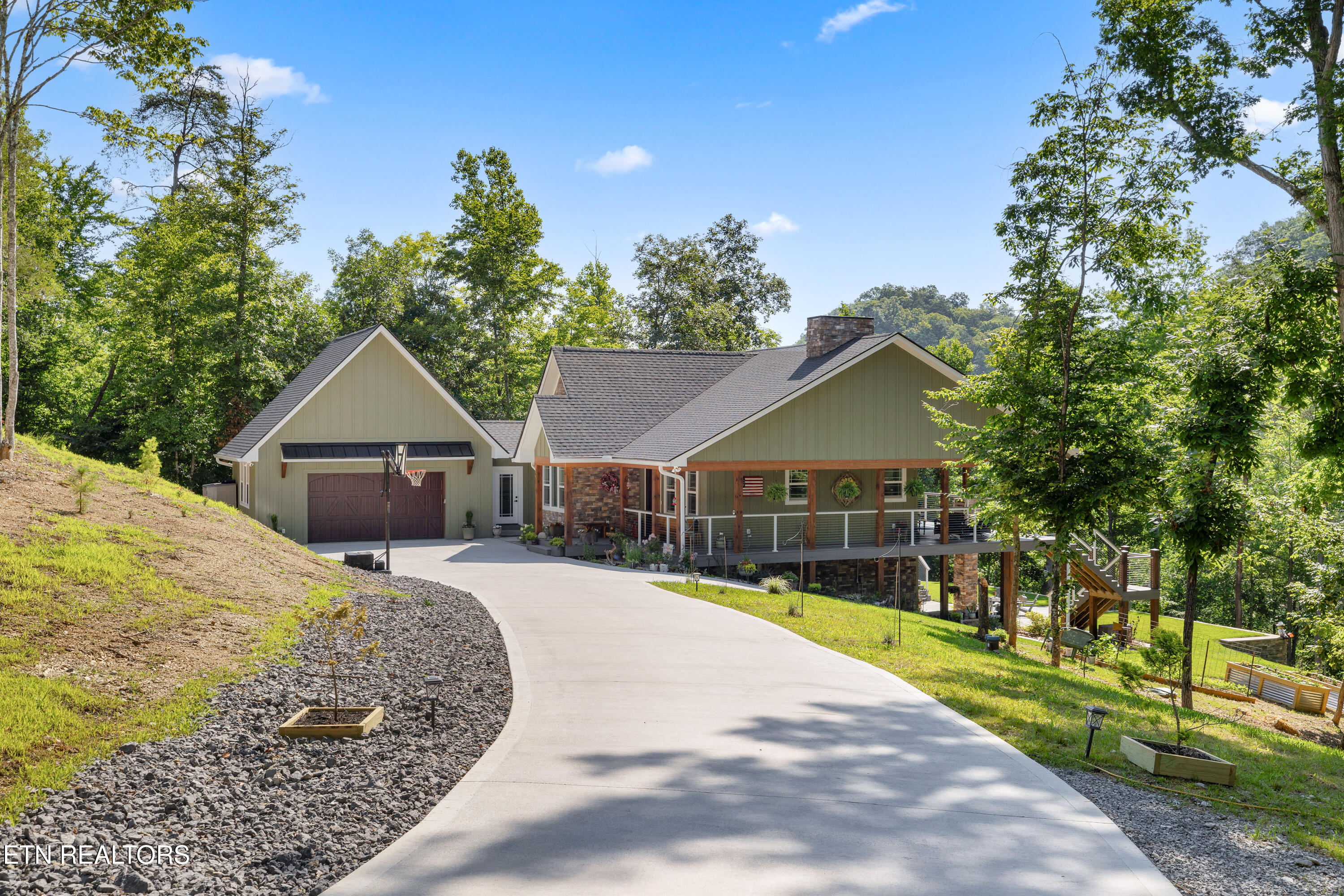 300 Black Fox Road Washburn TN 37888